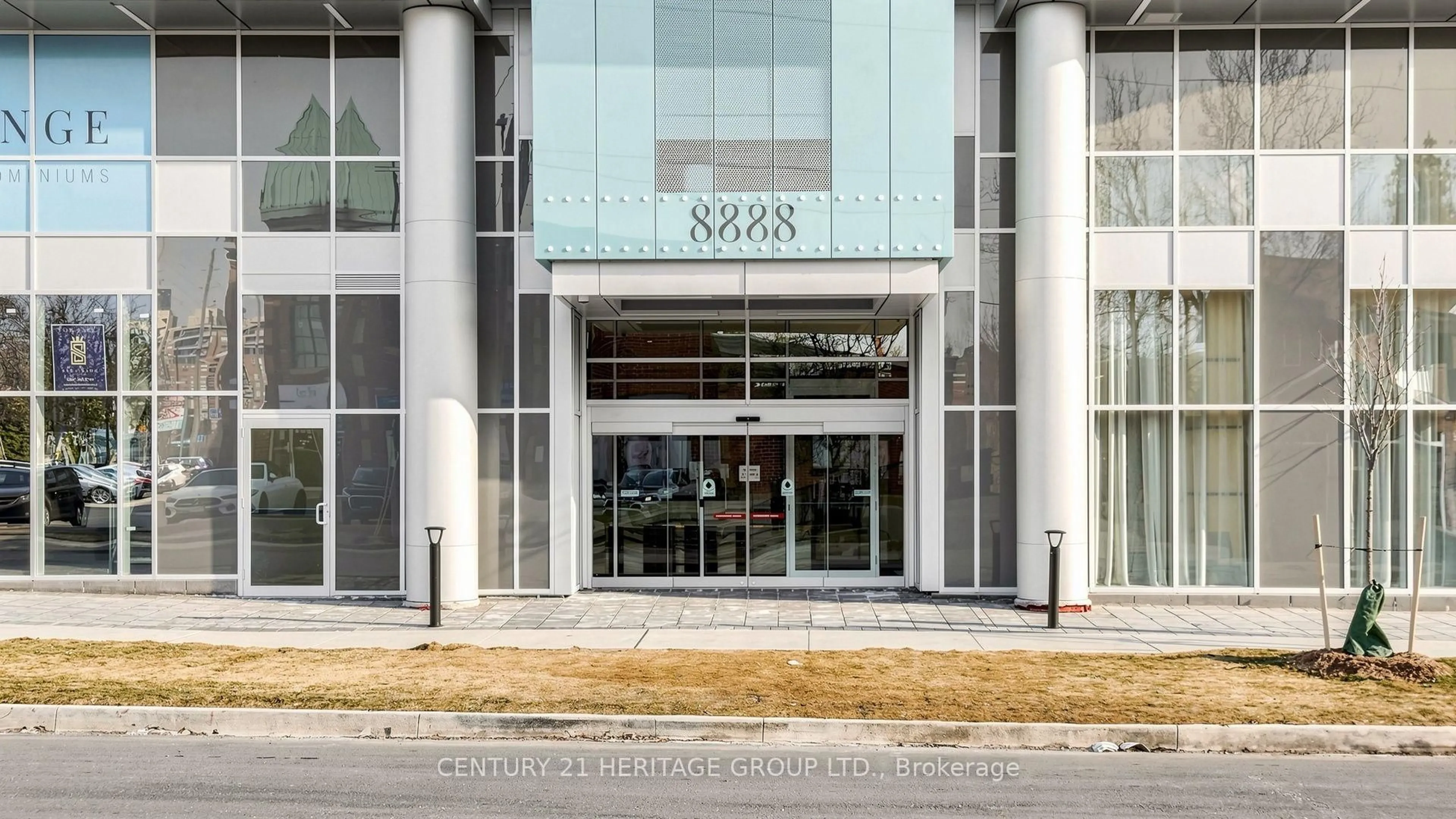 Indoor foyer for 8888 Yonge St #1001, Richmond Hill Ontario L4C 5V6