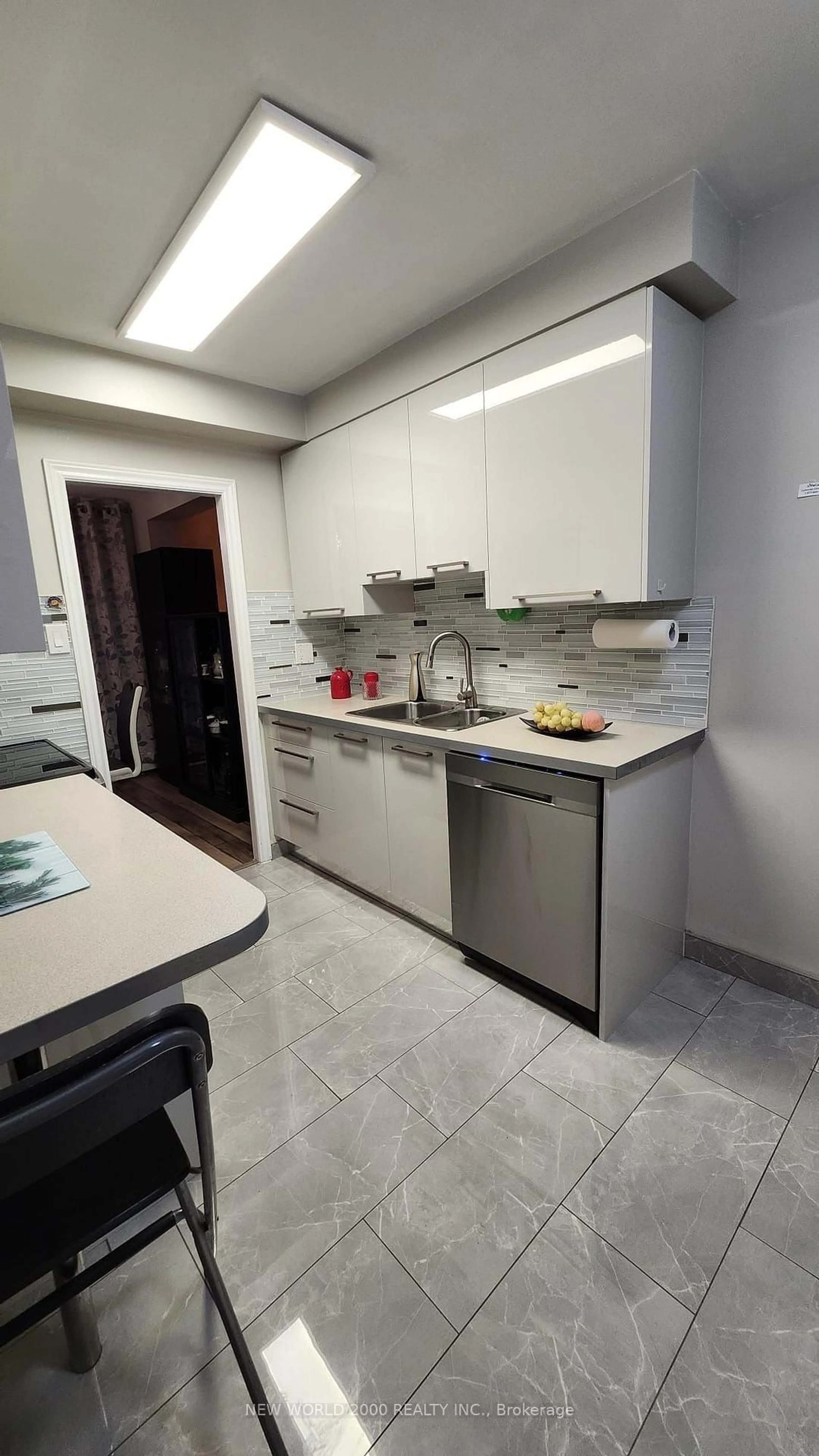 Standard kitchen, ceramic/tile floor for 180 Dudley Ave #602, Markham Ontario L3T 4X2