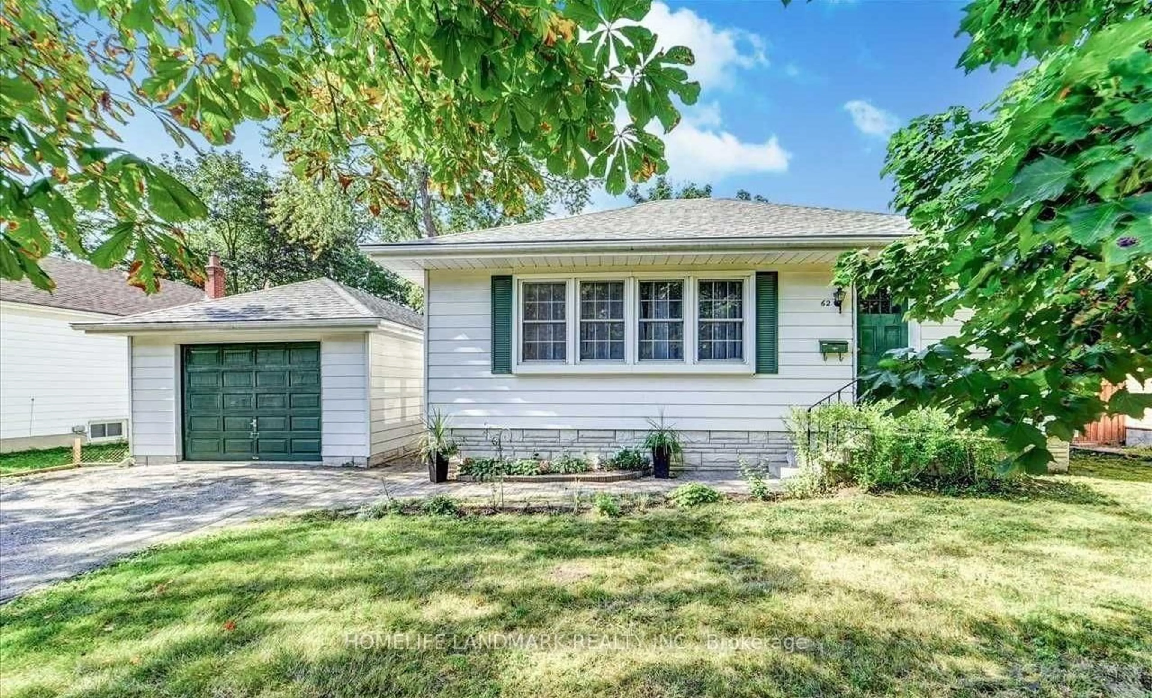 Home with vinyl exterior material, street for 62 Peter St, Markham Ontario L3P 2A6