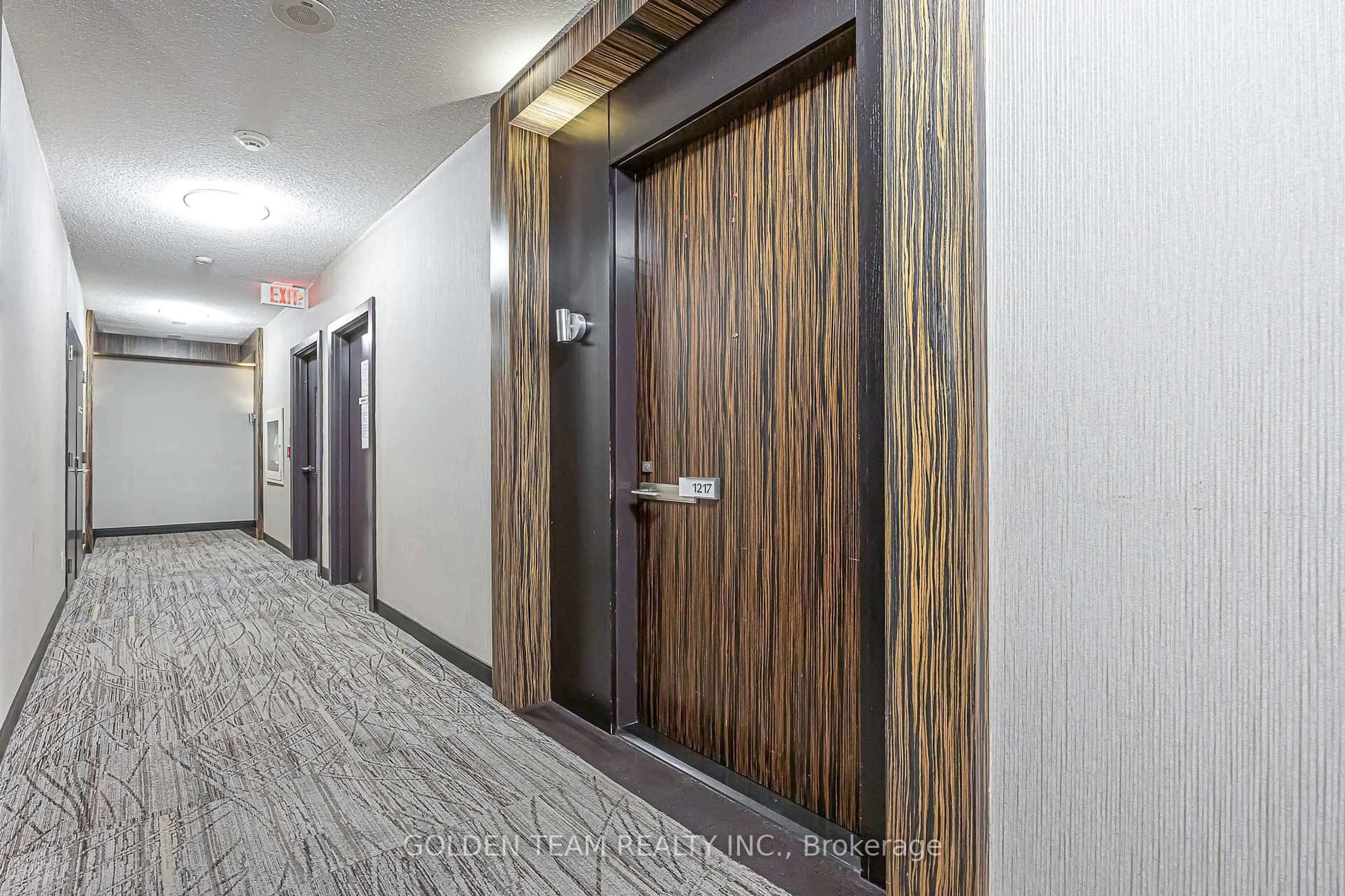 Indoor foyer for 273 South Park Rd #1217, Markham Ontario L3T 0B5