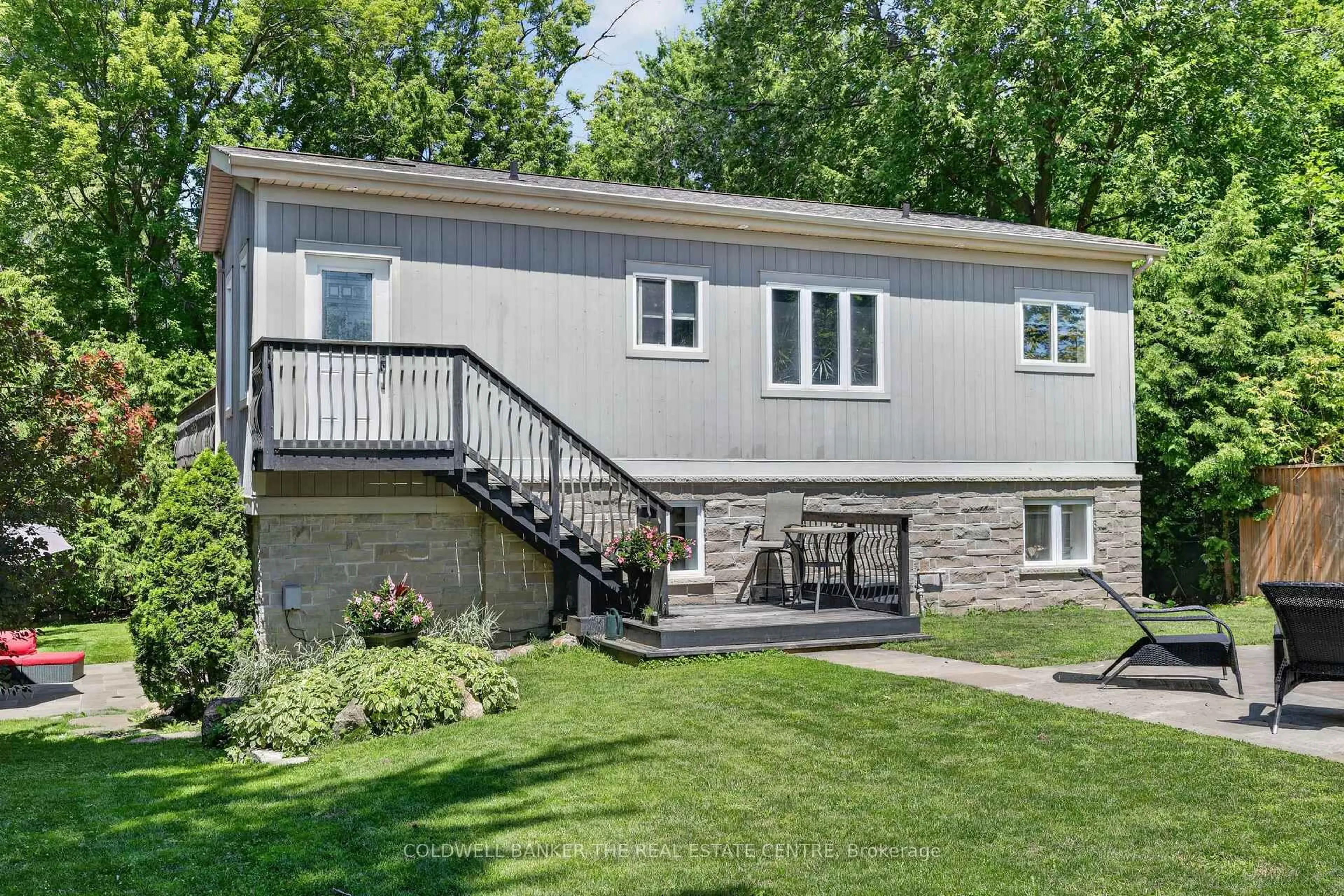 Home with vinyl exterior material, unknown for 176 Pleasant Blvd, Georgina Ontario L4P 2S4