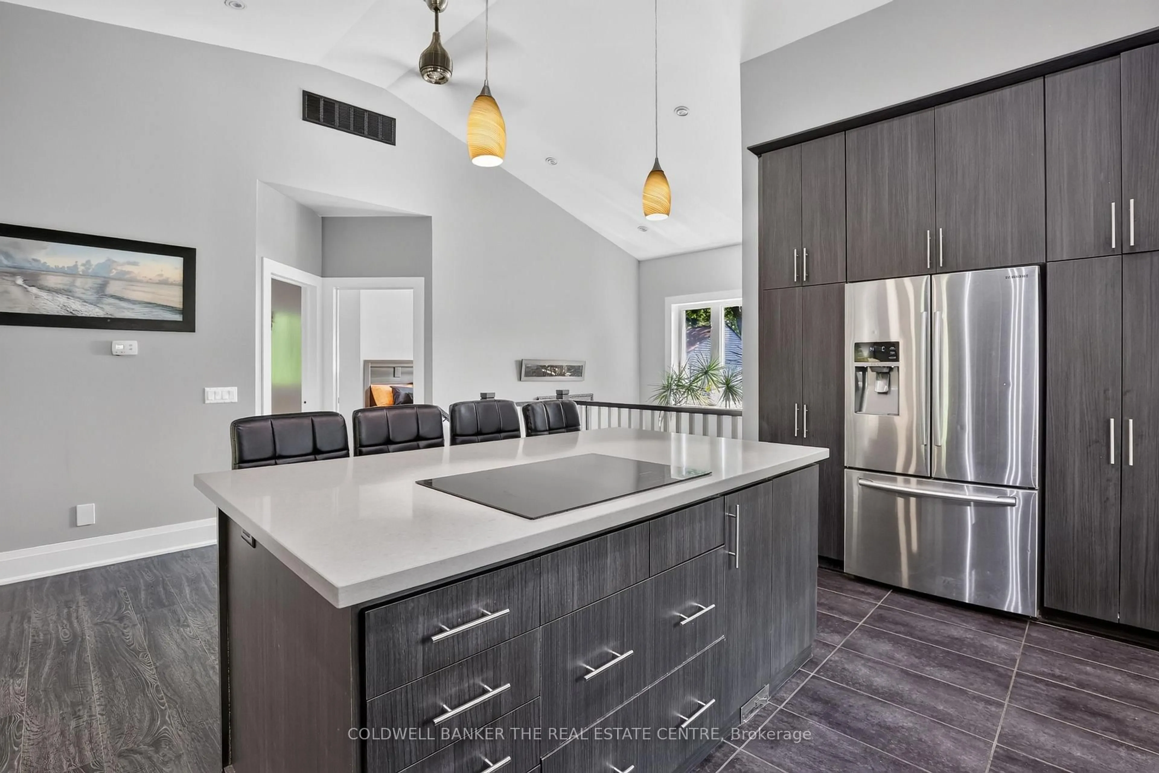 Contemporary kitchen, unknown for 176 Pleasant Blvd, Georgina Ontario L4P 2S4