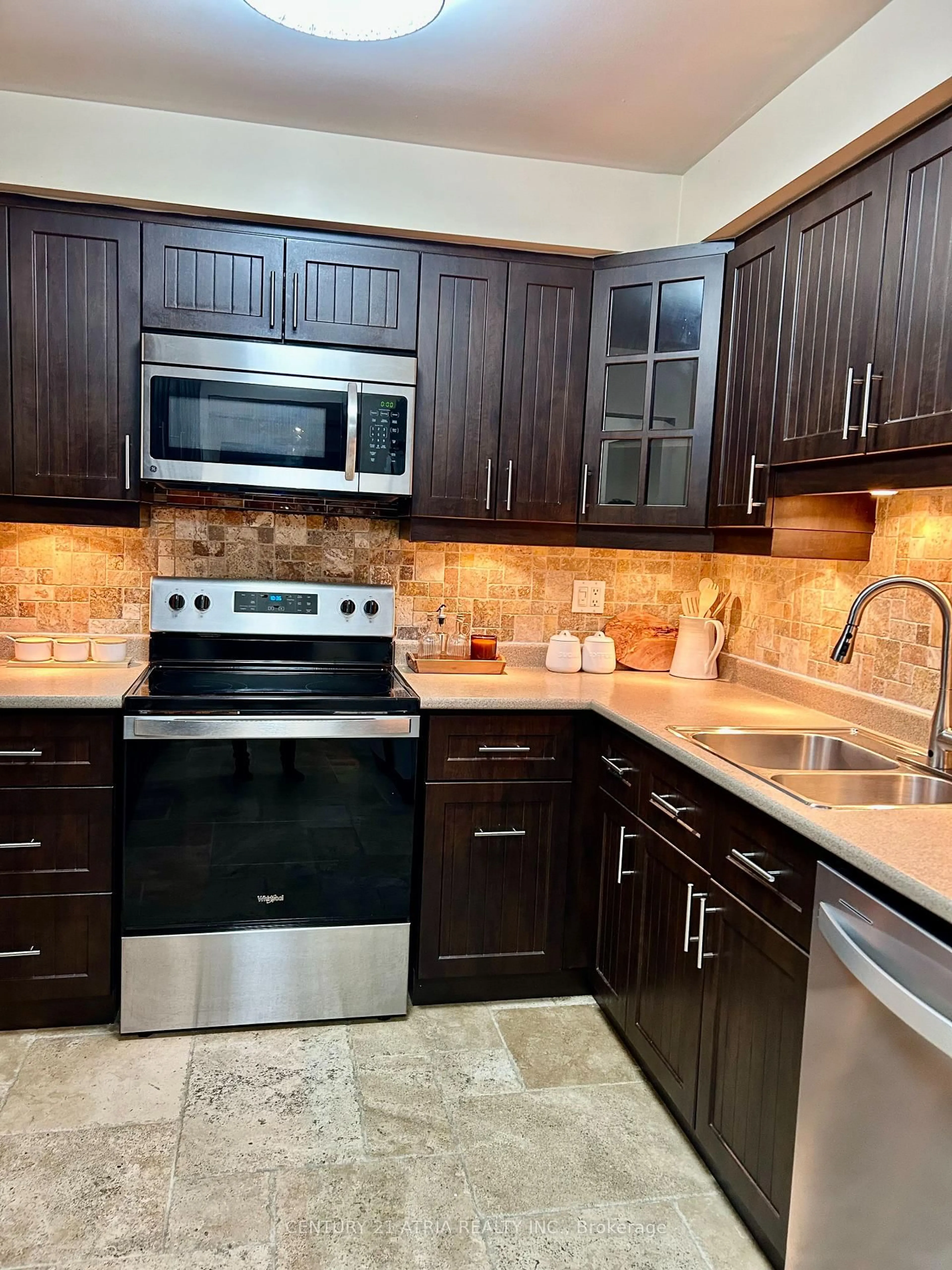 Unknown for 87 Avenue Rd, Richmond Hill Ontario L4C 9N6