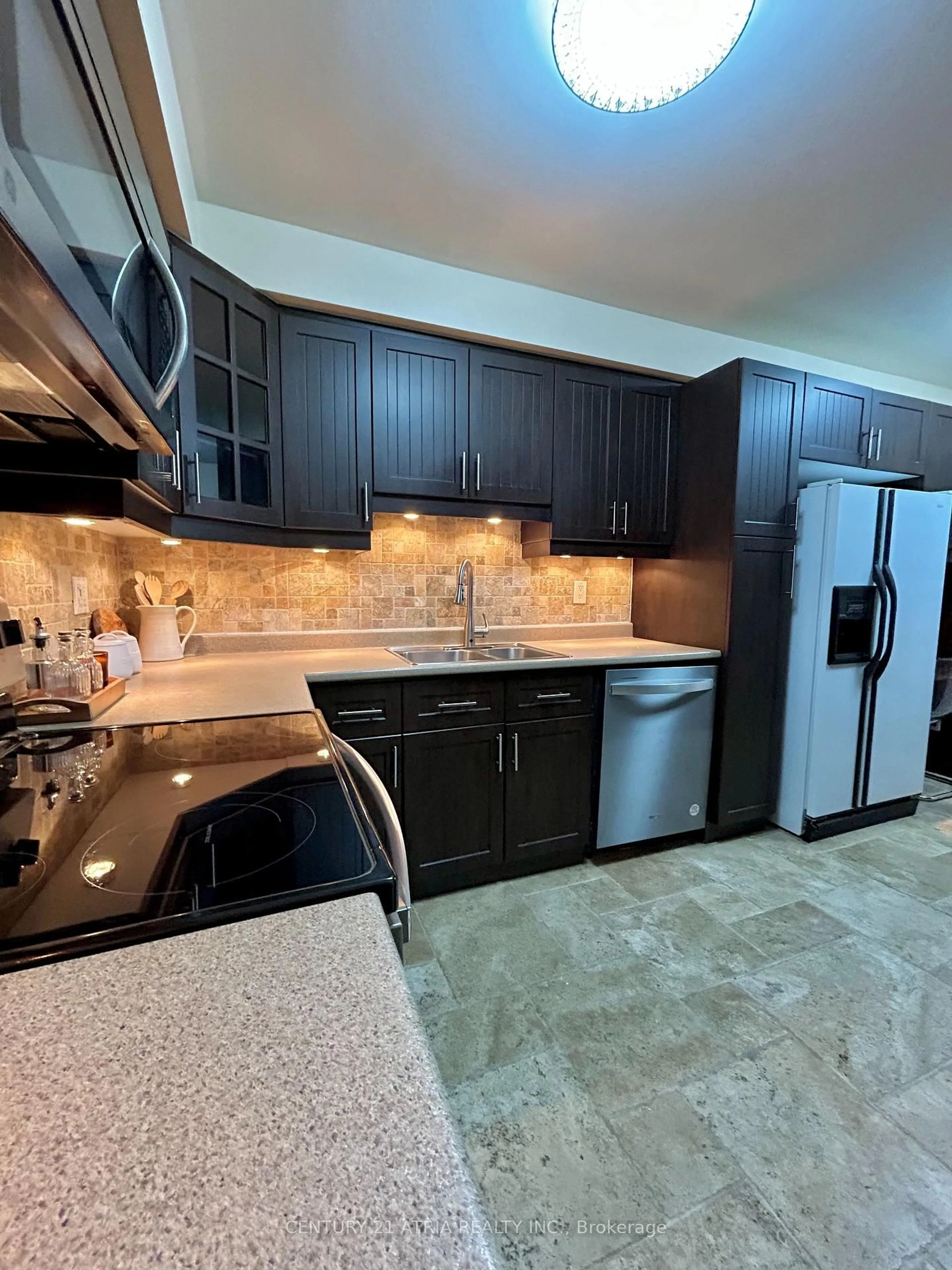 Unknown for 87 Avenue Rd, Richmond Hill Ontario L4C 9N6