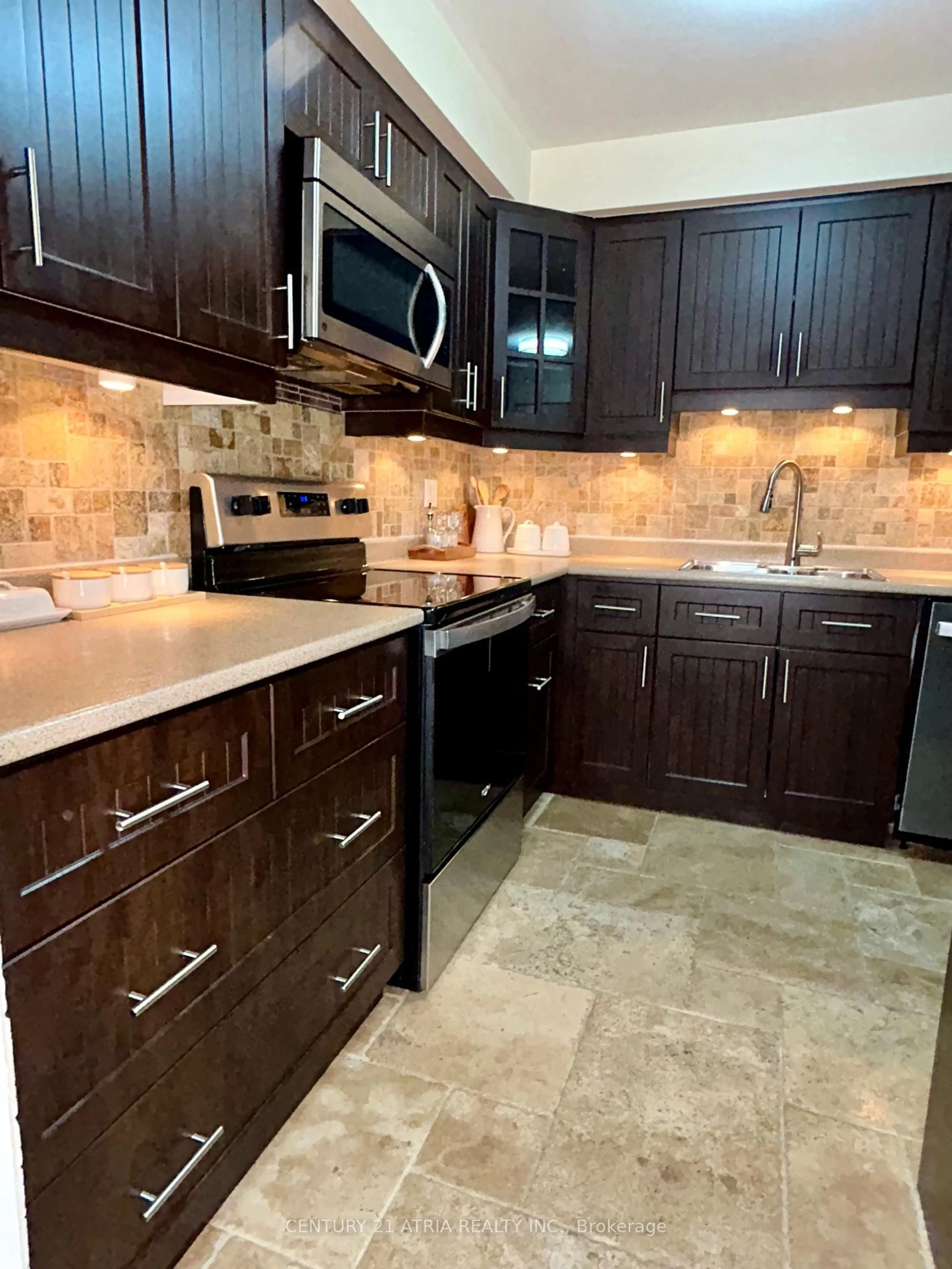 Unknown for 87 Avenue Rd, Richmond Hill Ontario L4C 9N6