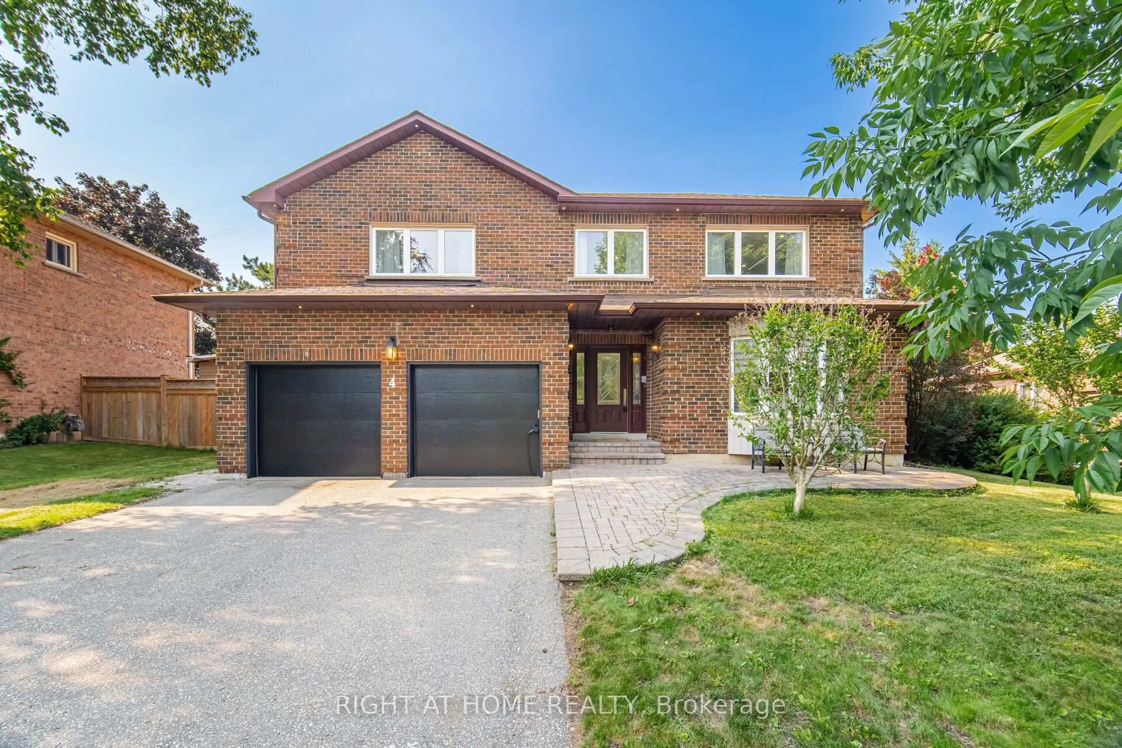 Home with brick exterior material, street for 4 Simmons Cres, Aurora Ontario L4G 6B4