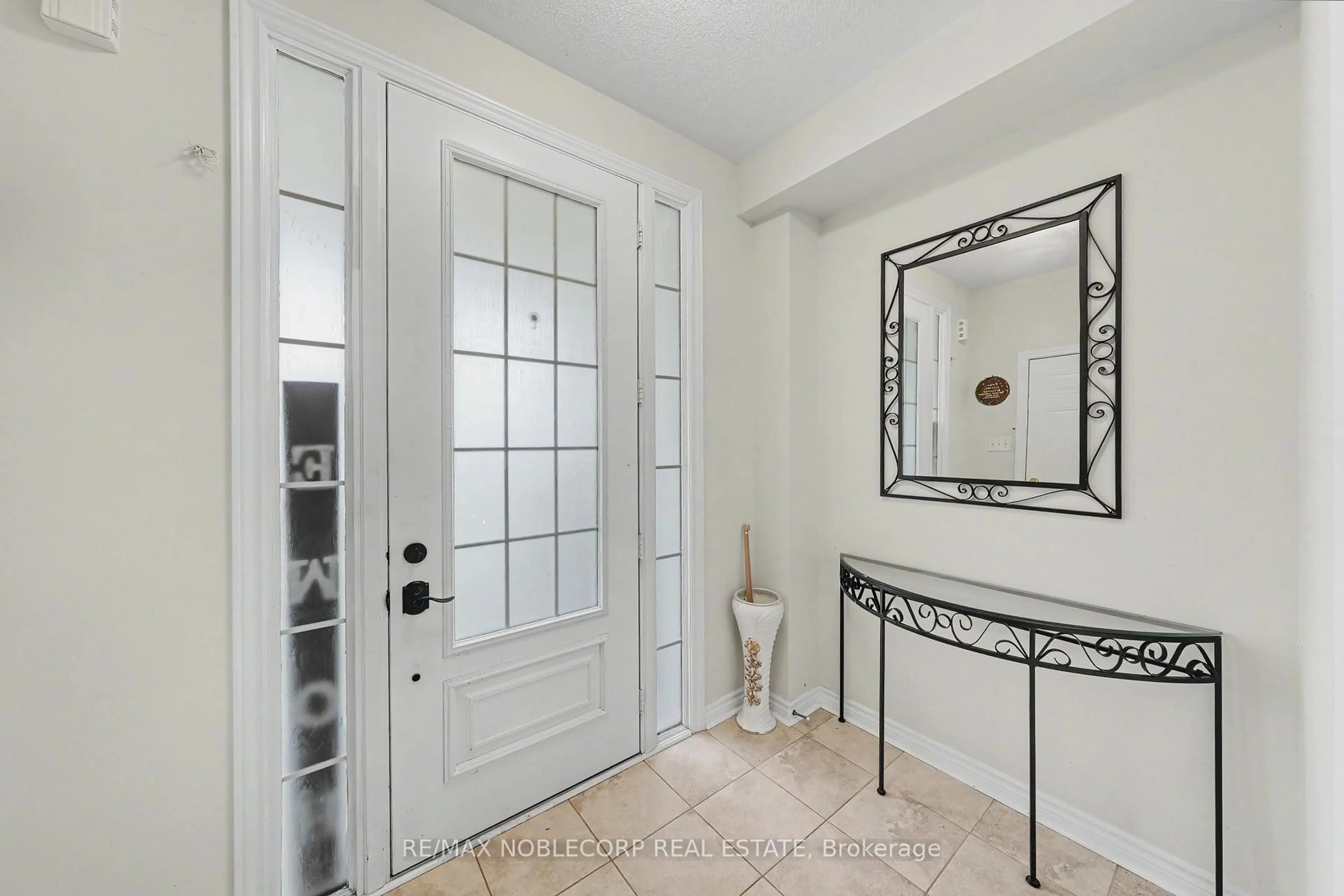 Indoor entryway for 71 Blanchard Cres, Essa Ontario L0M 1B5