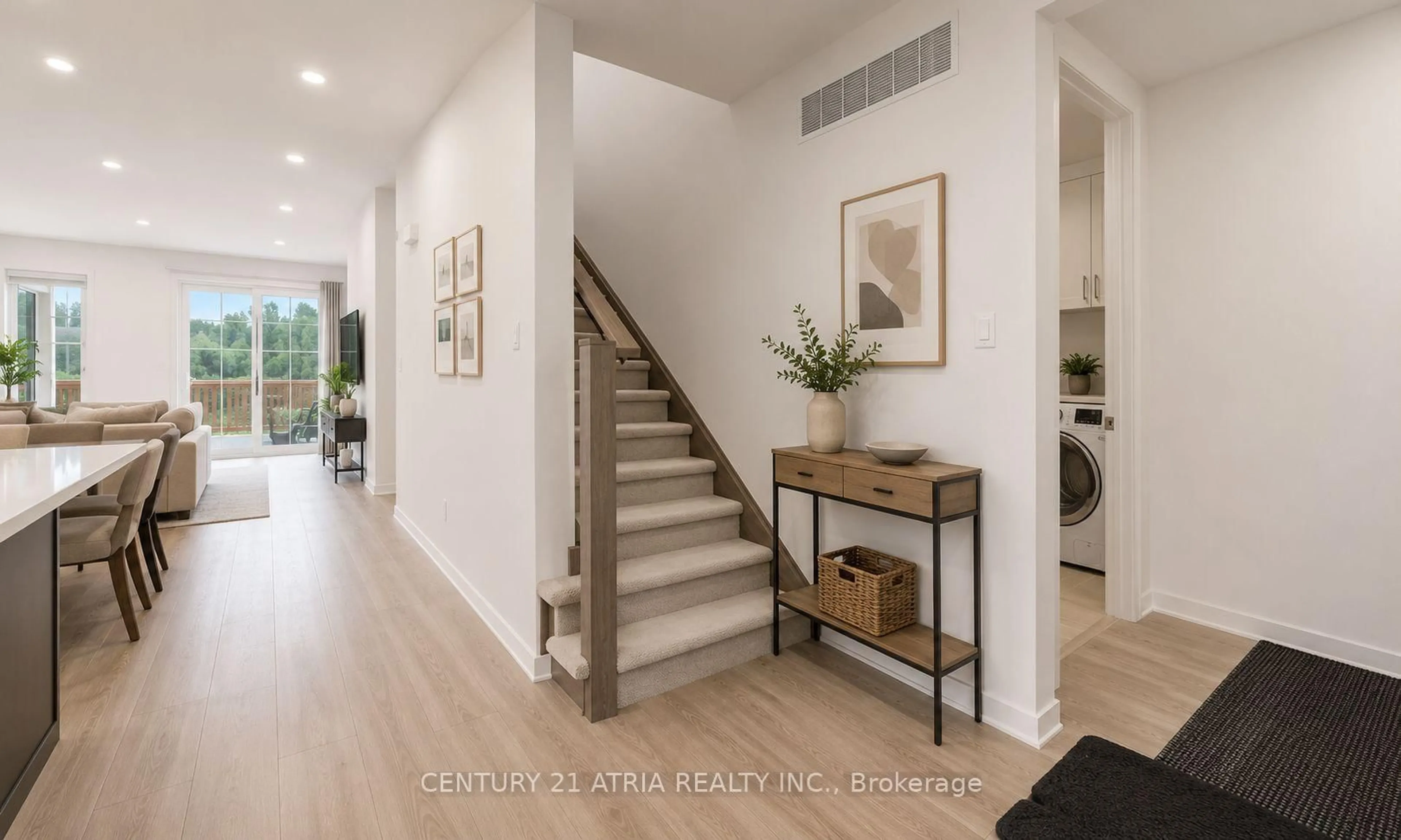 Indoor entryway for 2950 Murphy Pl, Innisfil Ontario L9S 0S1