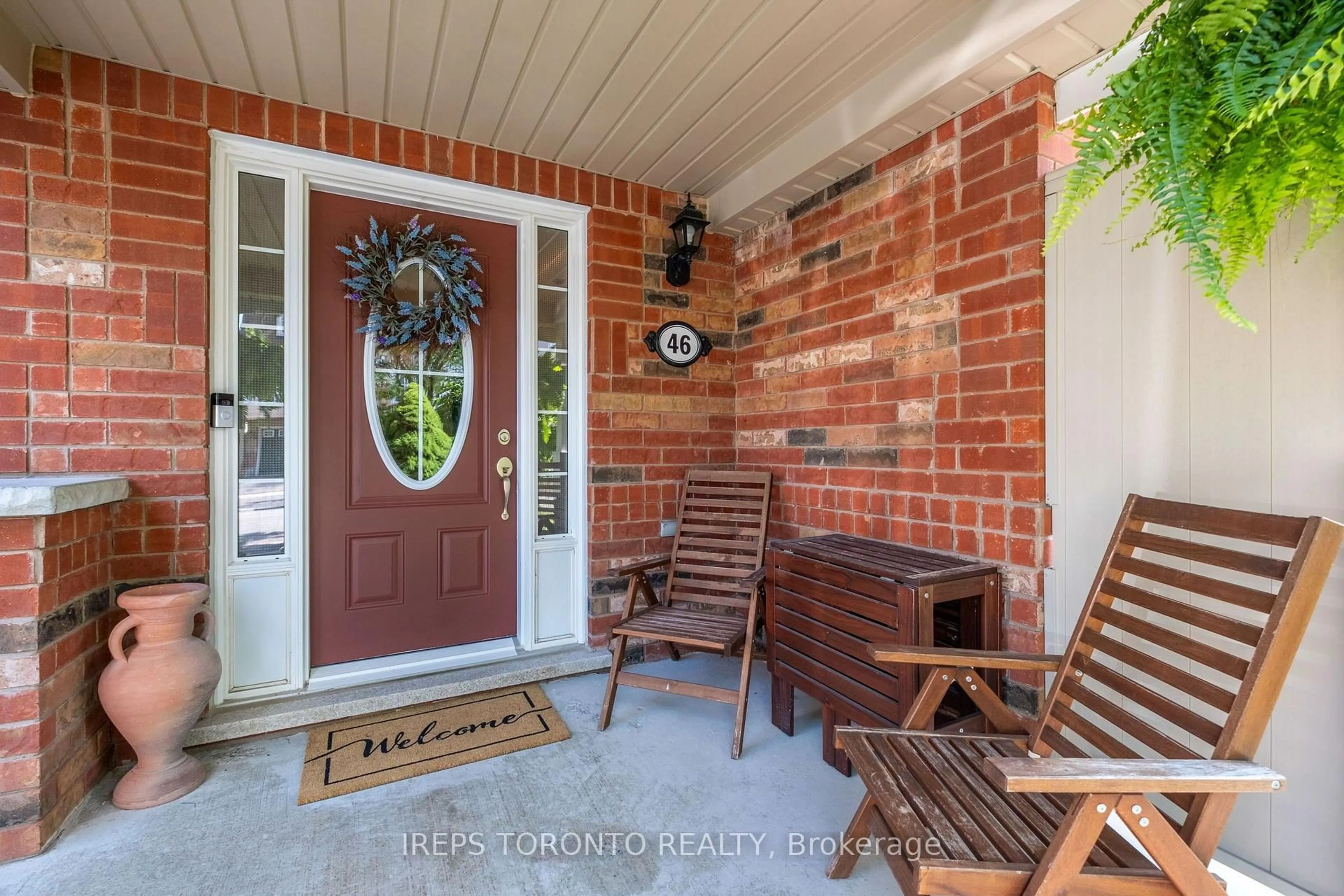 Indoor entryway for 46 Muston Lane, Whitchurch-Stouffville Ontario L4A 0P9