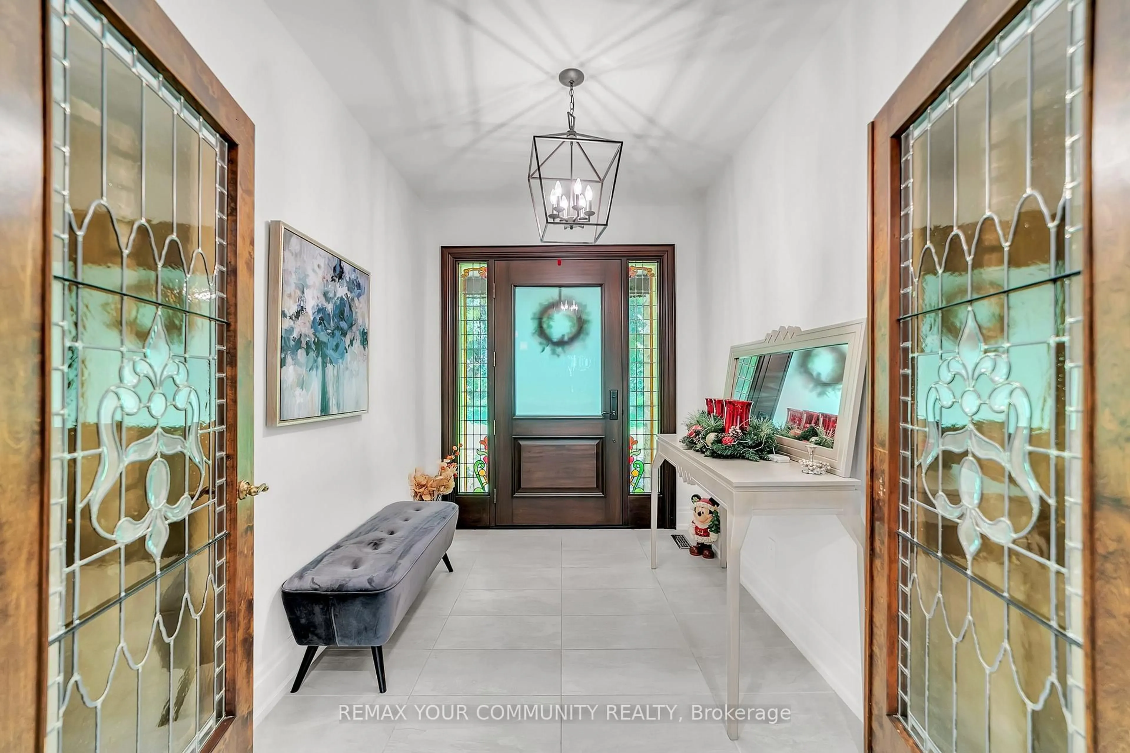 Indoor entryway for 76 Trailwood Cres, Richmond Hill Ontario L4E 3L9