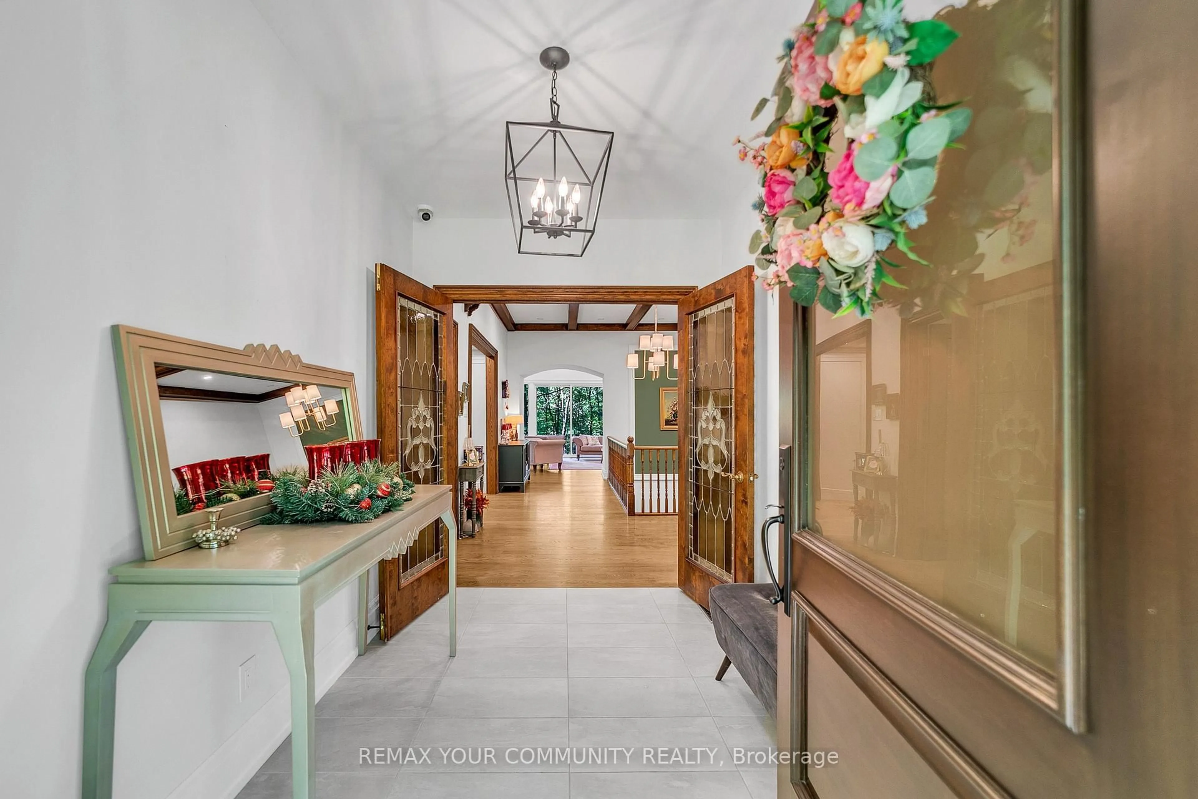 Indoor foyer for 76 Trailwood Cres, Richmond Hill Ontario L4E 3L9