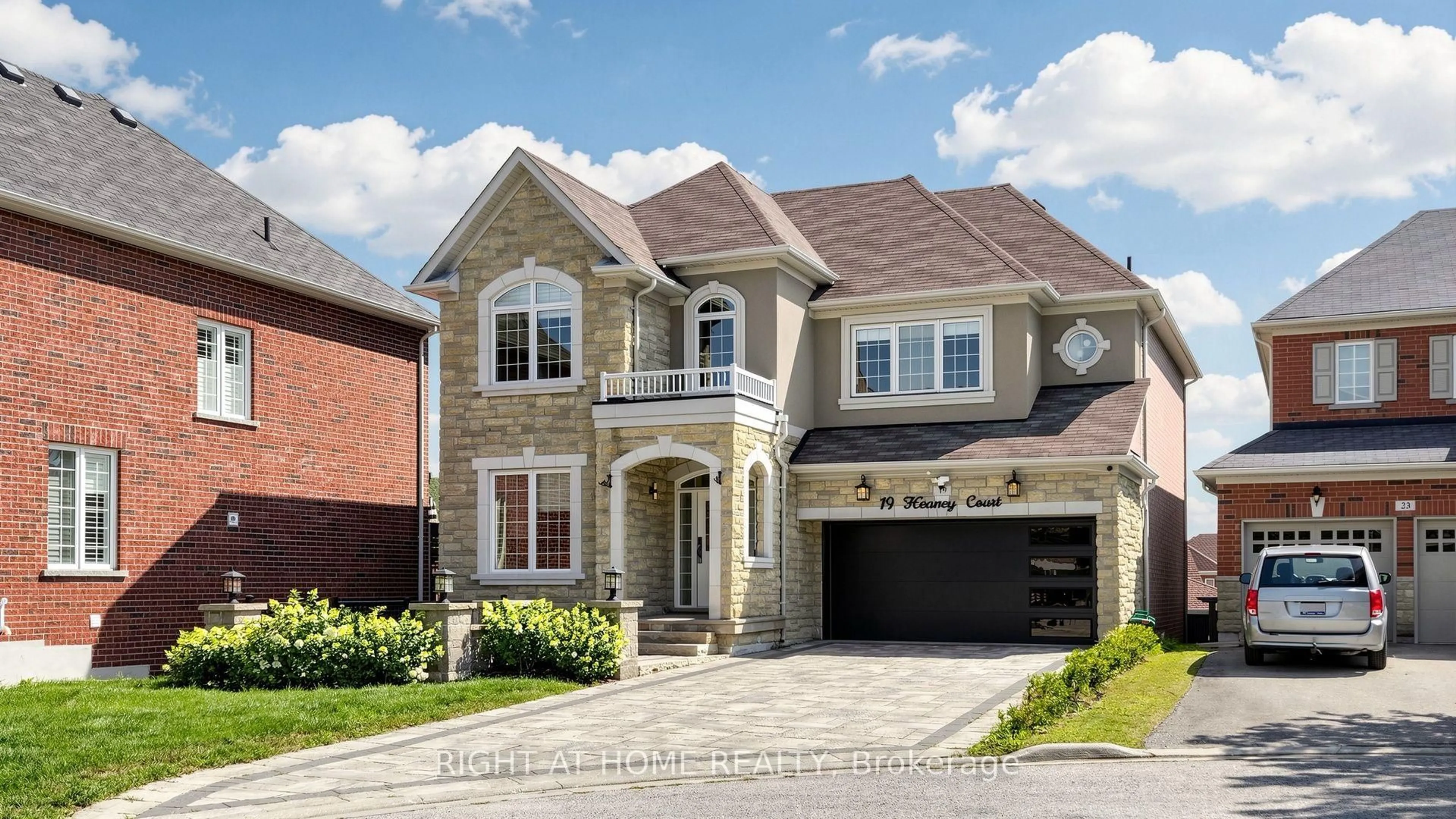 Home with brick exterior material, street for 19 Heaney Crt, Aurora Ontario L4G 0J7