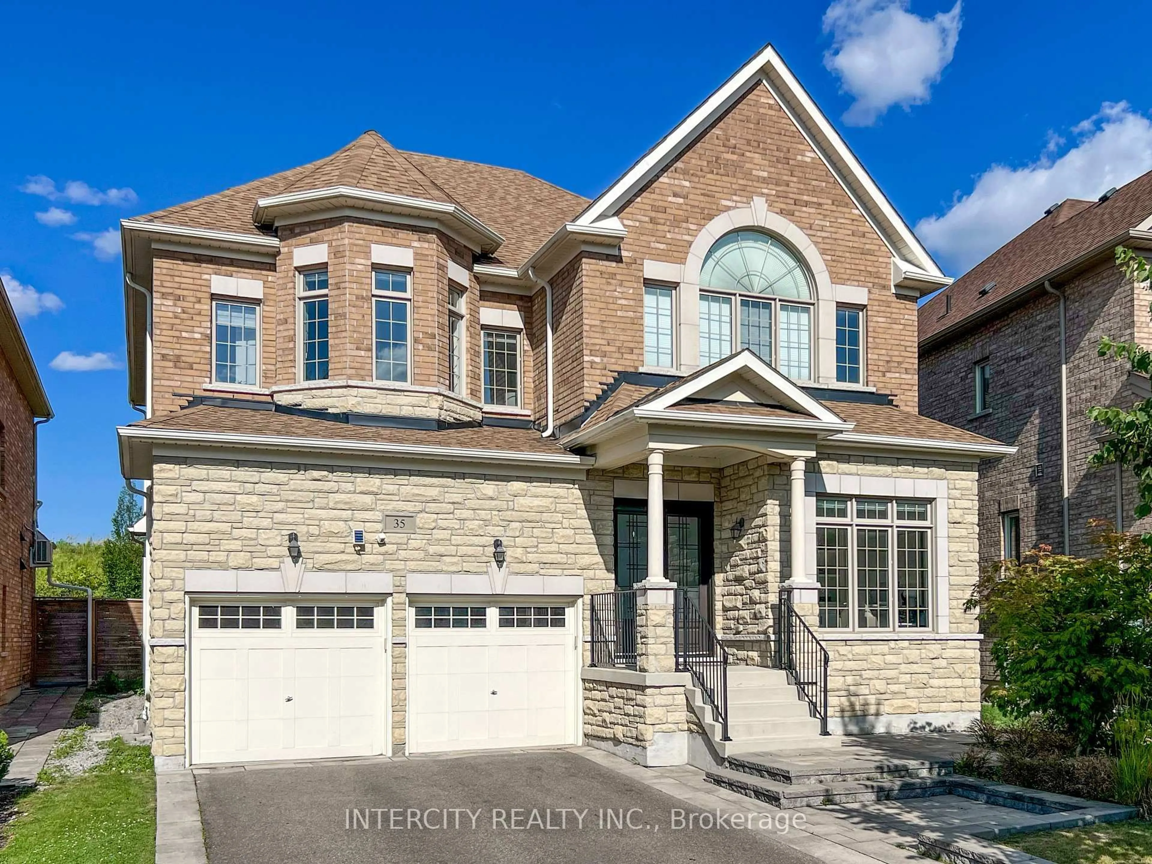 Home with brick exterior material, street for 35 Cedarpoint Crt, Vaughan Ontario L6A 4P7