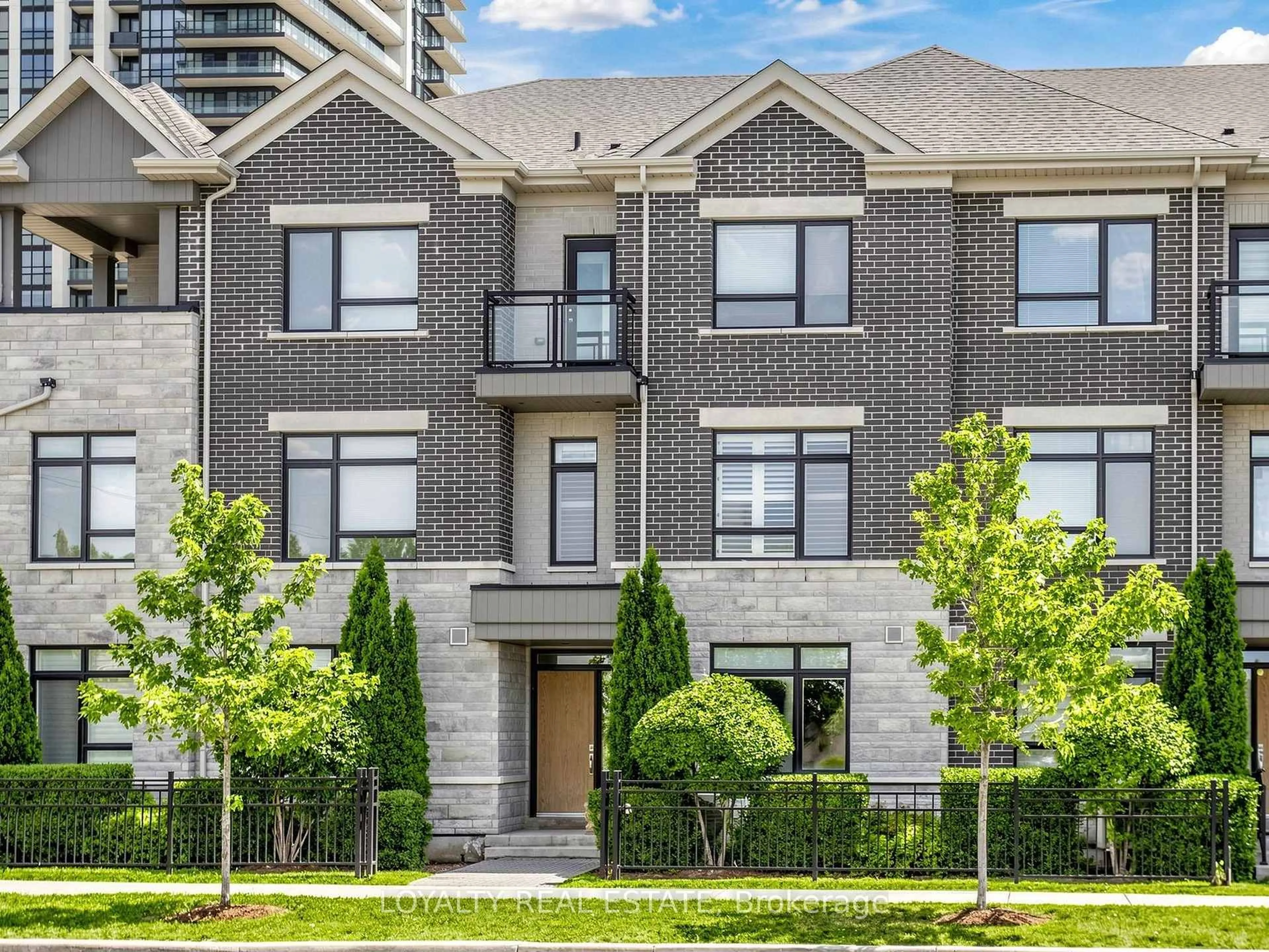 Home with brick exterior material, street for 52 South Park Rd, Markham Ontario L3T 0G6
