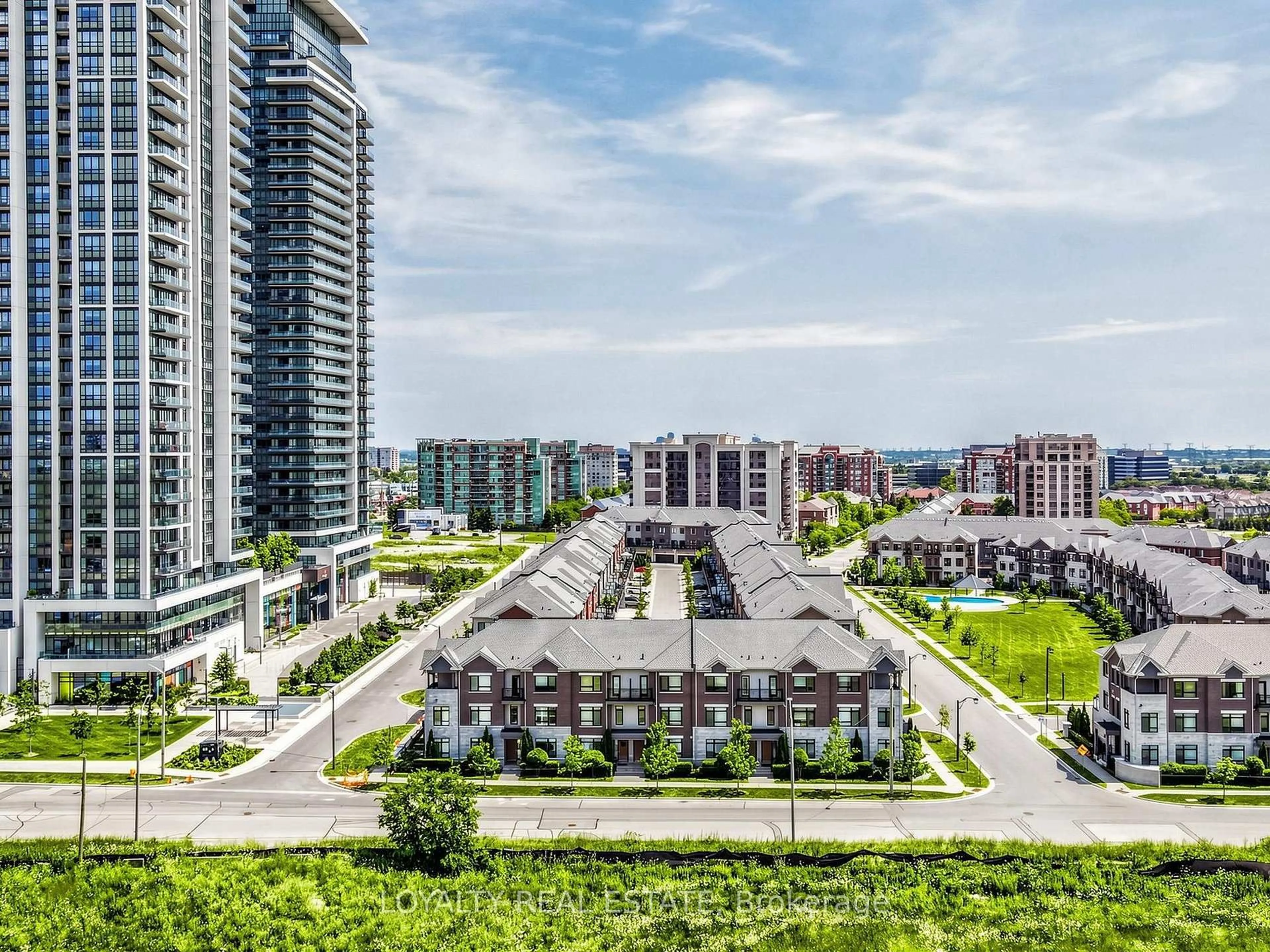 A pic from outside/outdoor area/front of a property/back of a property/a pic from drone, city buildings view from balcony for 52 South Park Rd, Markham Ontario L3T 0G6