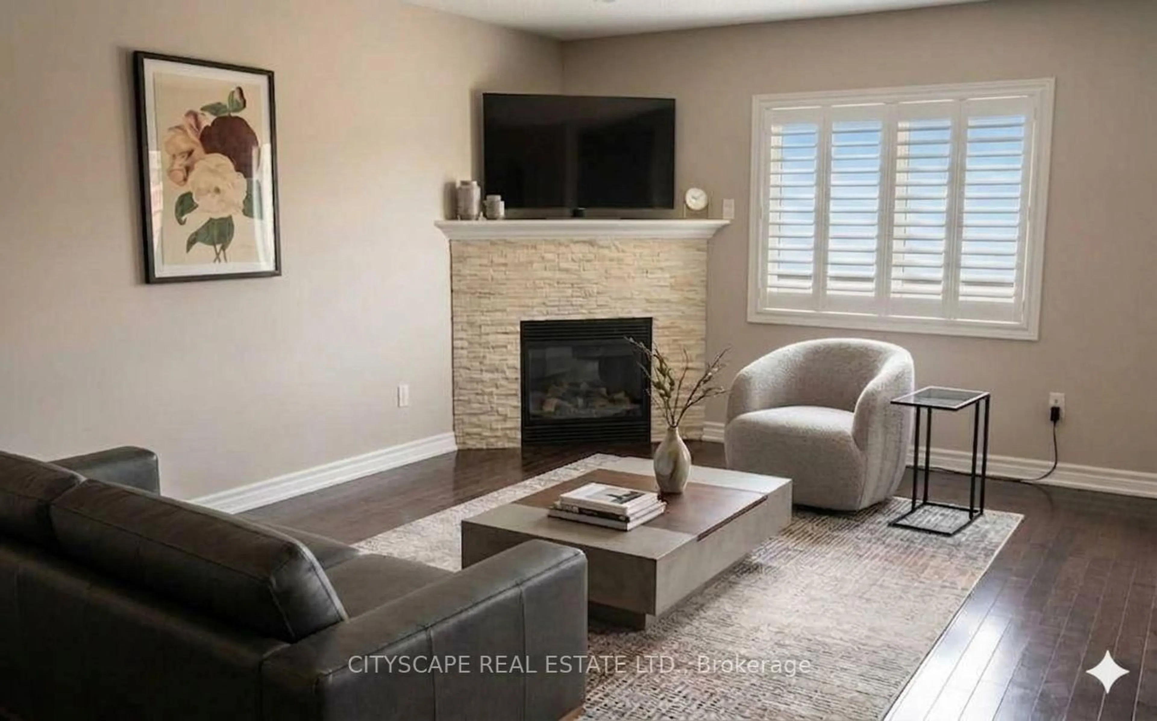 Living room with furniture, unknown for 369 Kwapis Blvd, Newmarket Ontario L3X 3H1