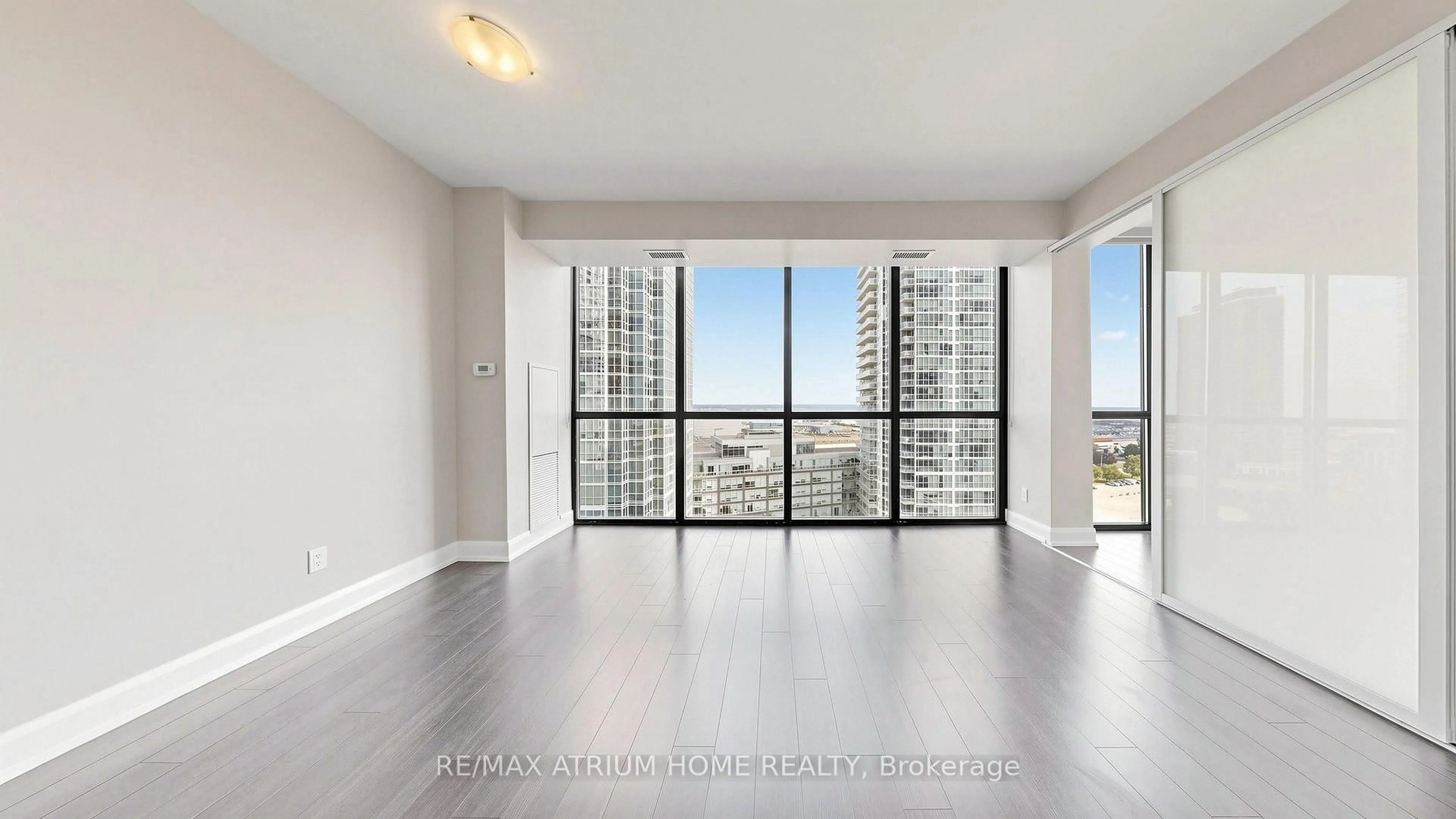 A pic of a room for 2910 Highway 7 Rd #1109, Vaughan Ontario L4K 0H8