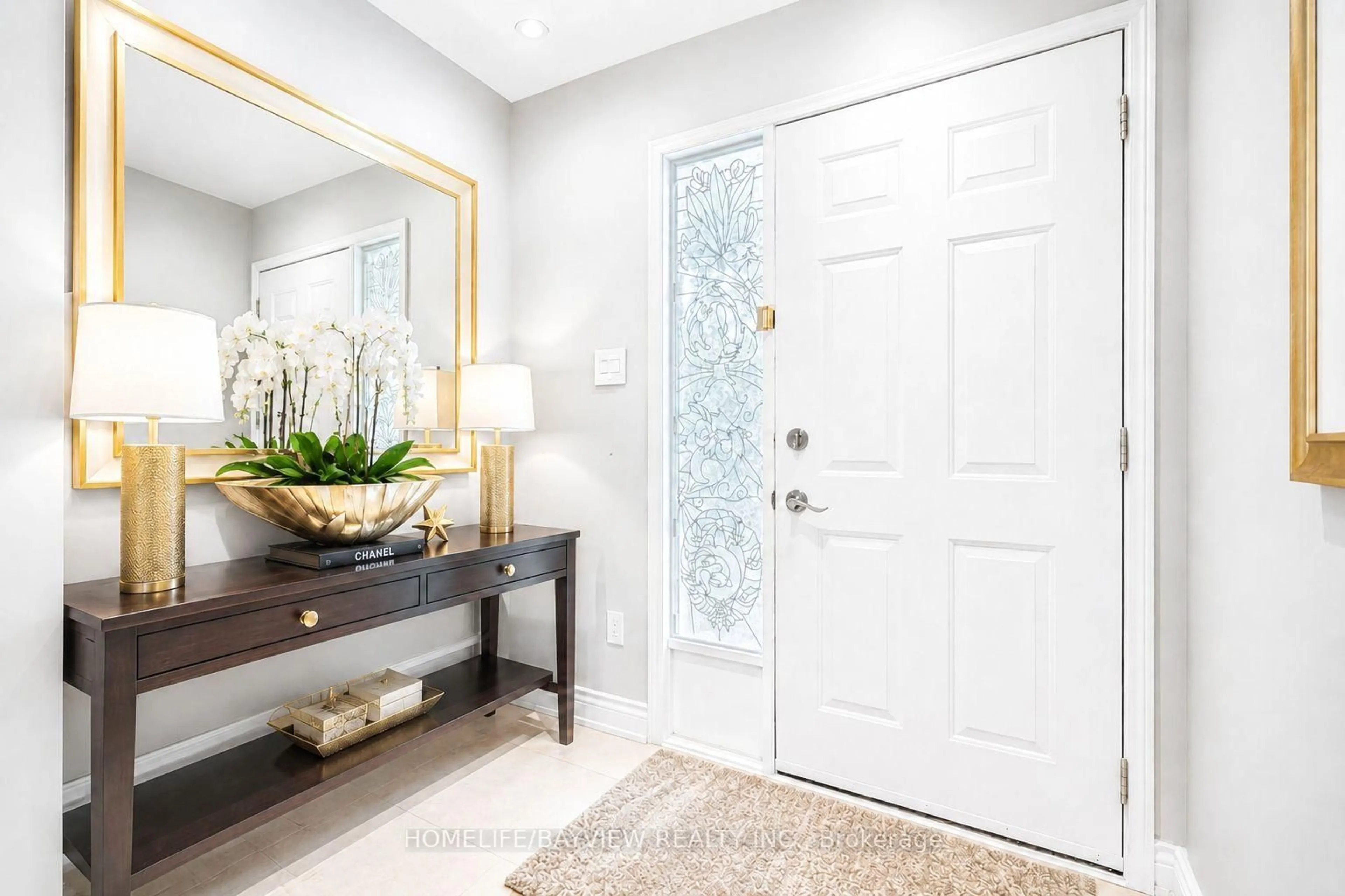 Indoor entryway for 2 Cummings Crt, Markham Ontario L3T 6S4