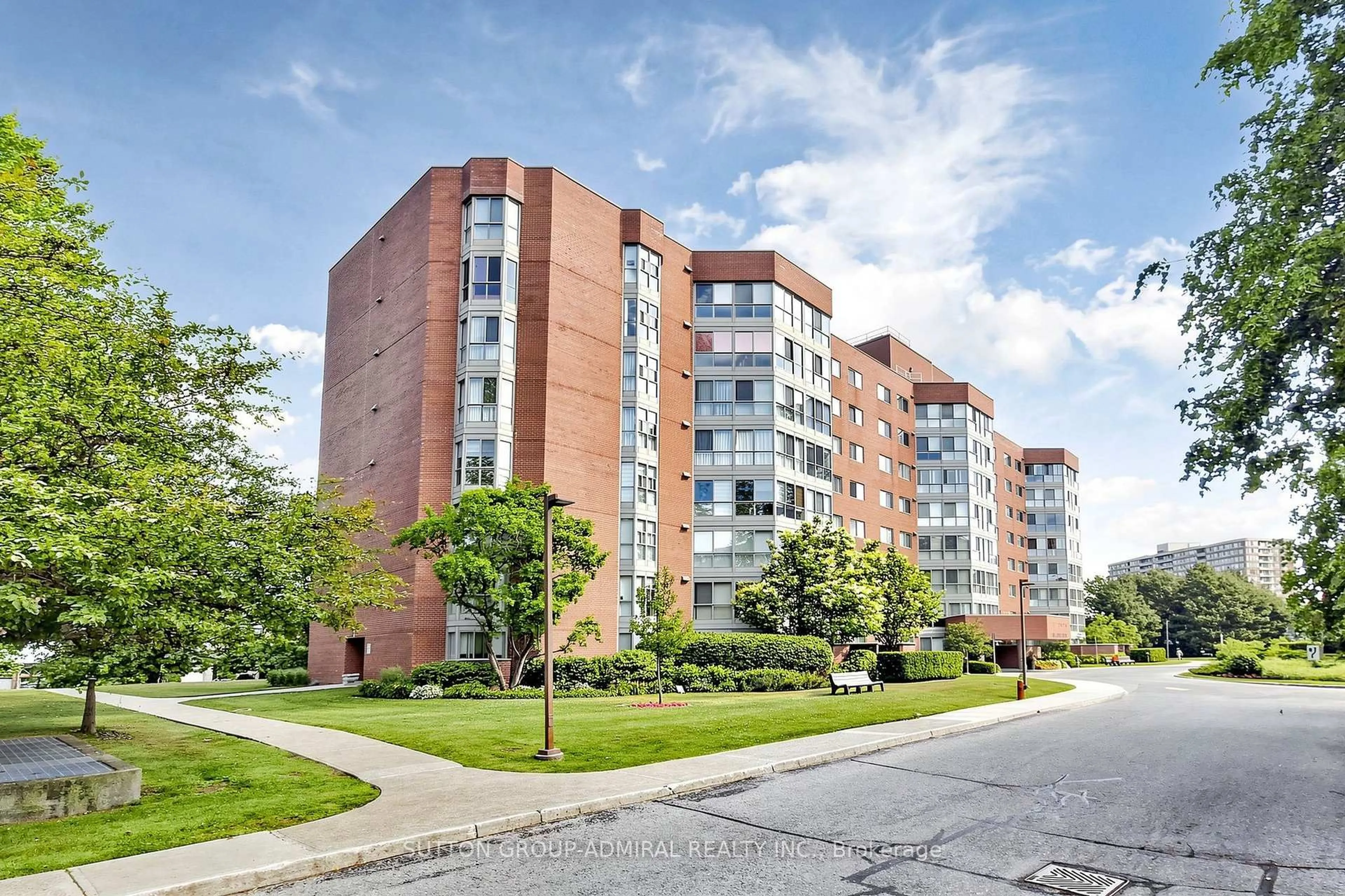 Home with brick exterior material, building for 5 Weldrick Rd #208, Richmond Hill Ontario L4C 8S9