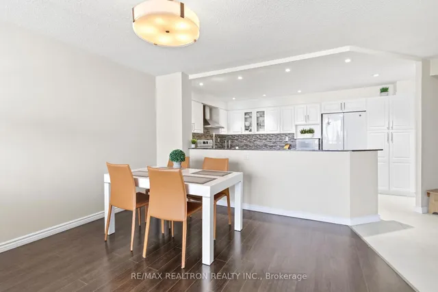 7420 Bathurst St #812, Vaughan 5