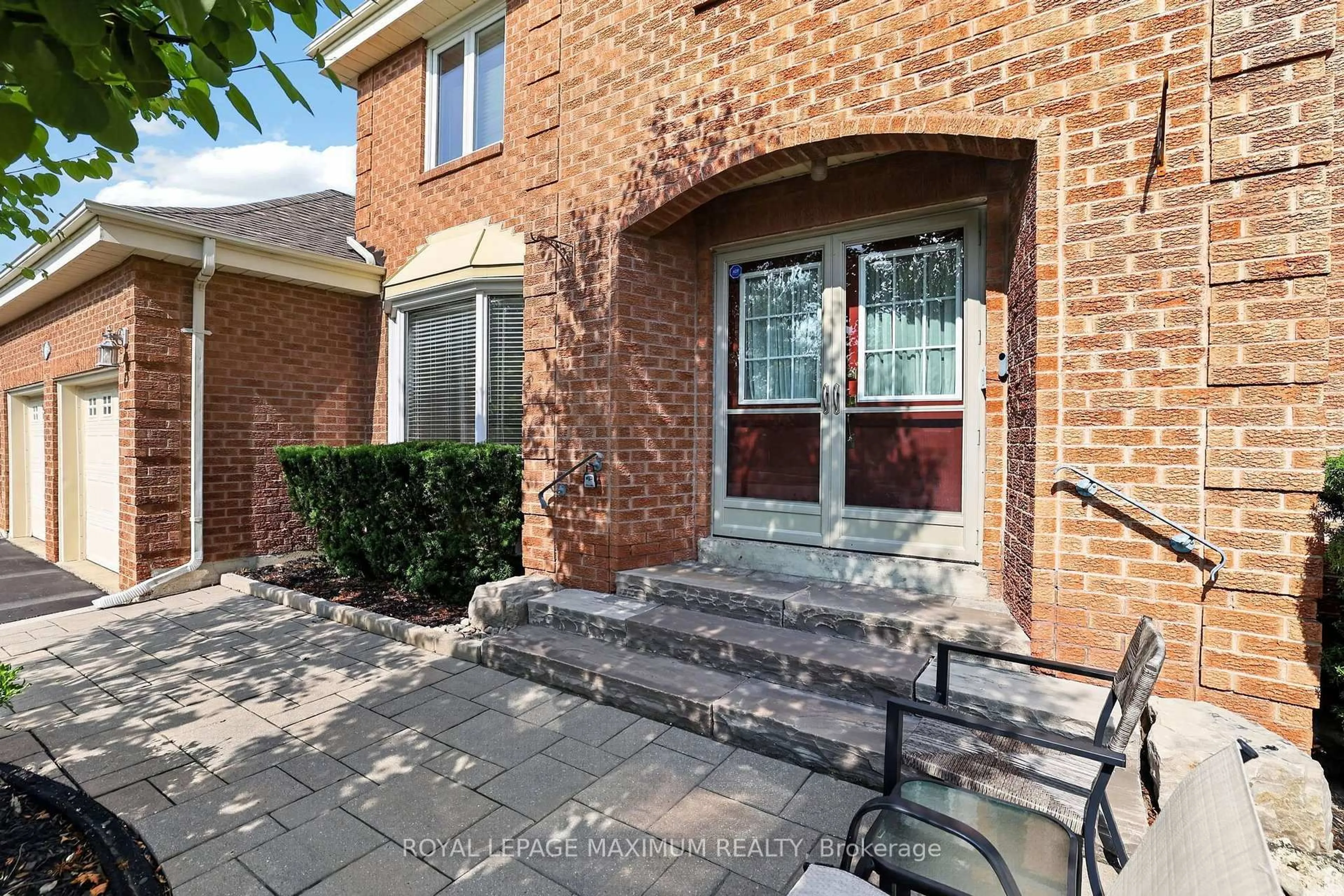 Home with brick exterior material, street for 33 Whitburn Cres, Vaughan Ontario L6A 1M7