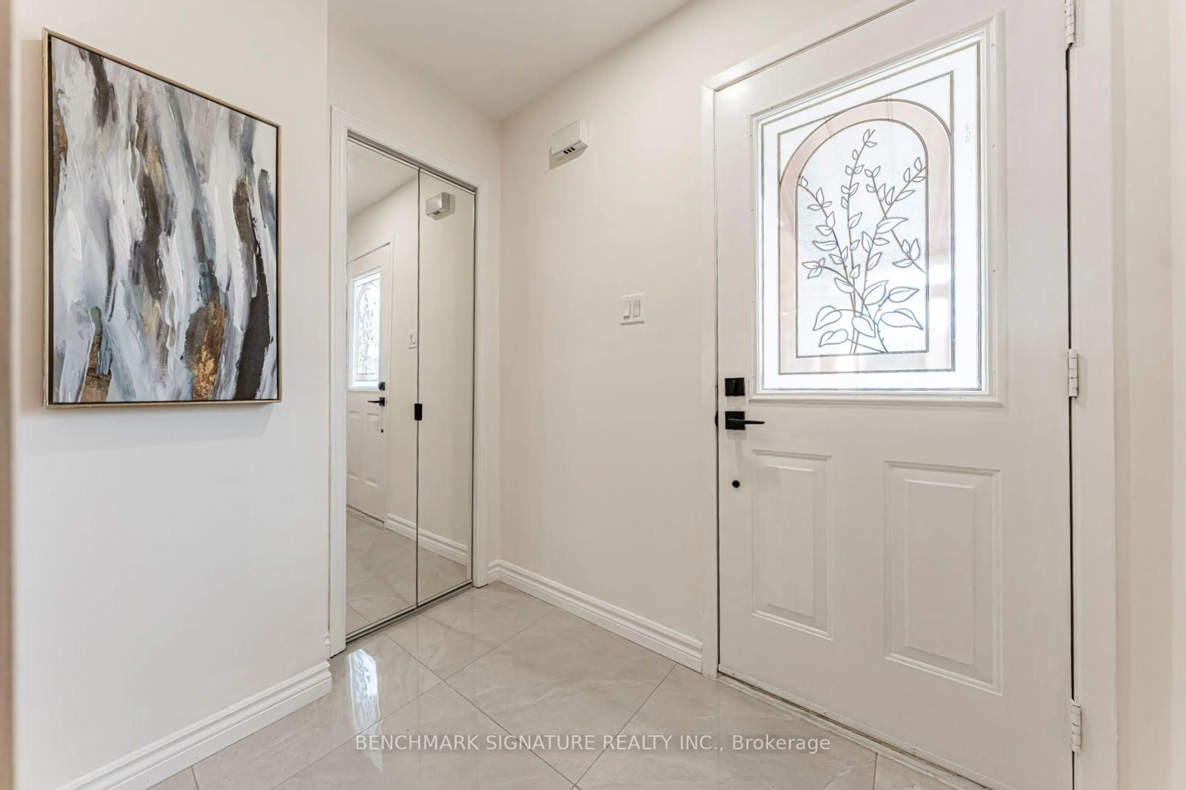 Indoor entryway for 102 Harness Circ, Markham Ontario L3S 1X6