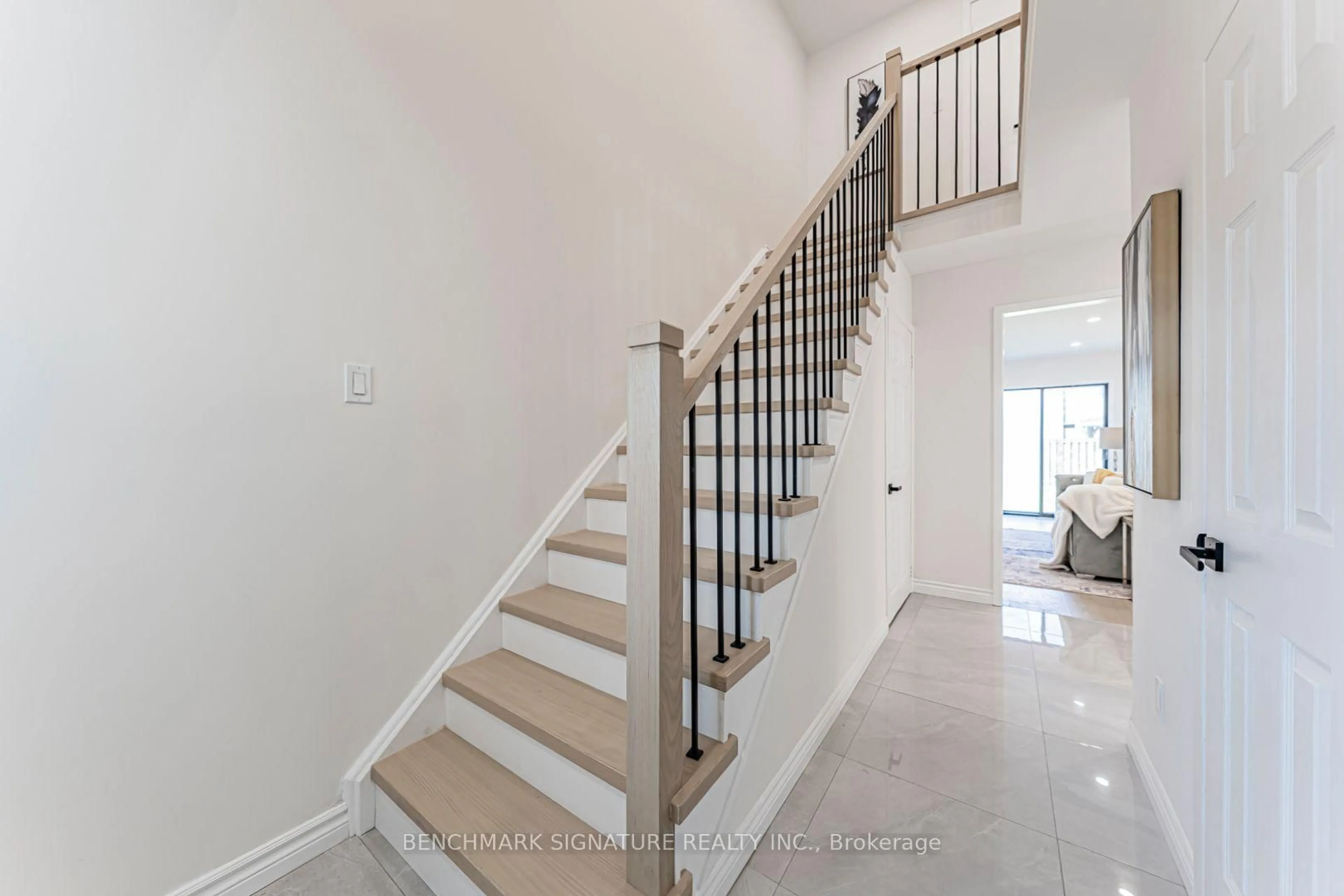 Stairs for 102 Harness Circ, Markham Ontario L3S 1X6