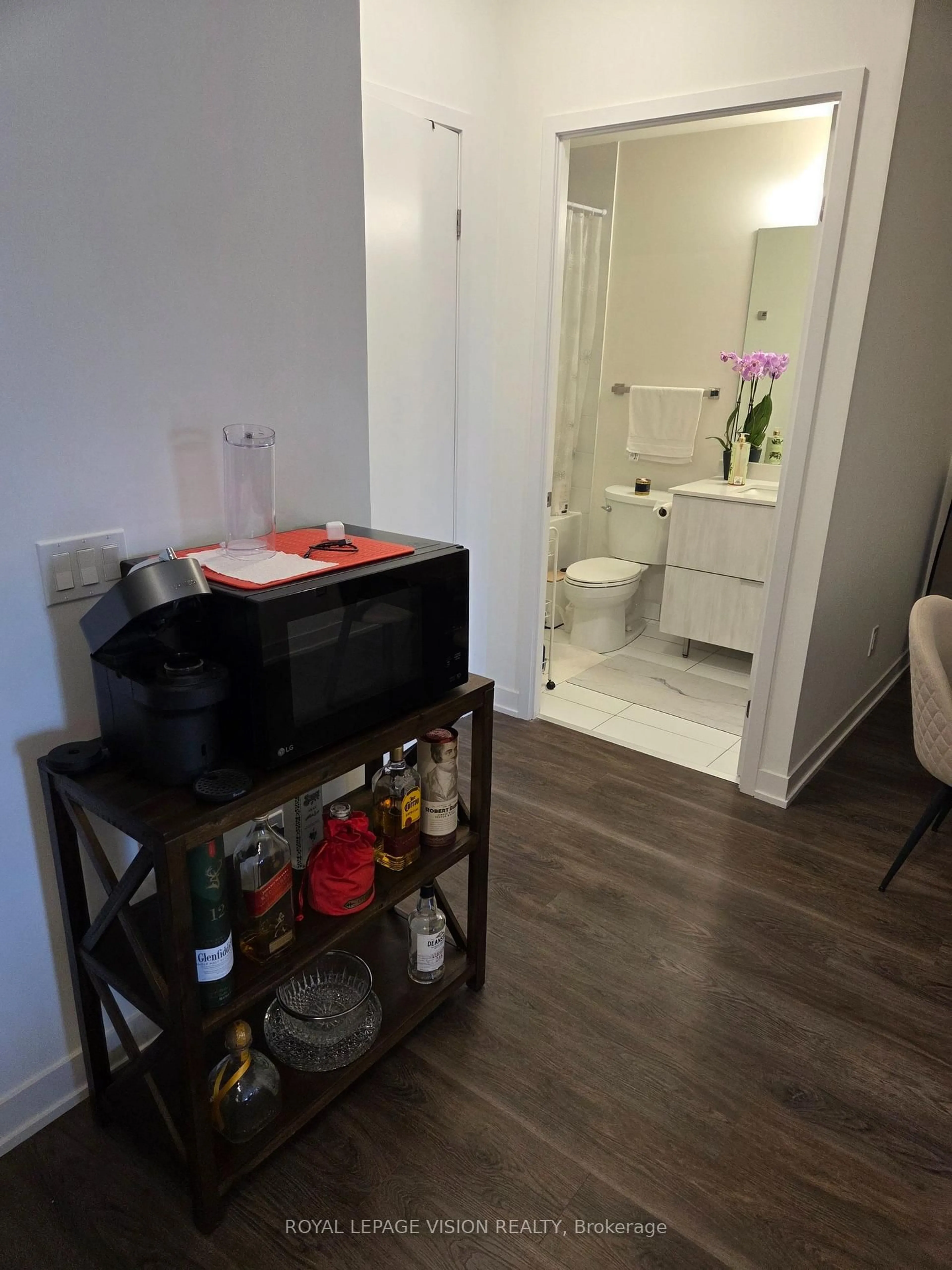 A pic of a room for 6 David Eyer Rd #217, Richmond Hill Ontario L4S 0N5