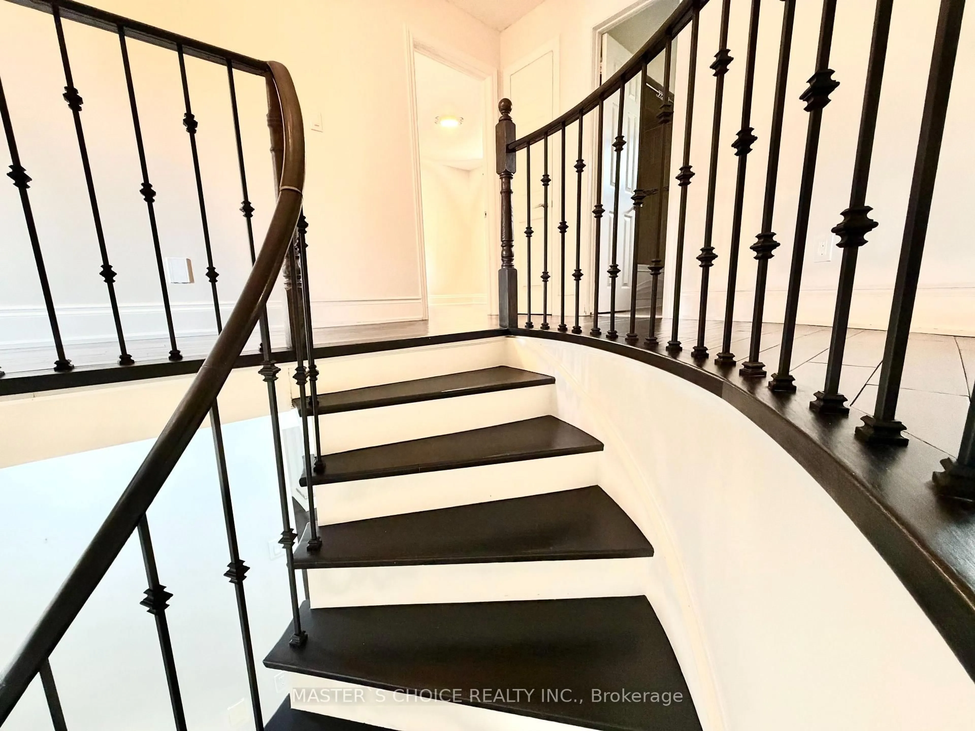 Stairs for 212 Fincham Ave, Markham Ontario L3P 4B5