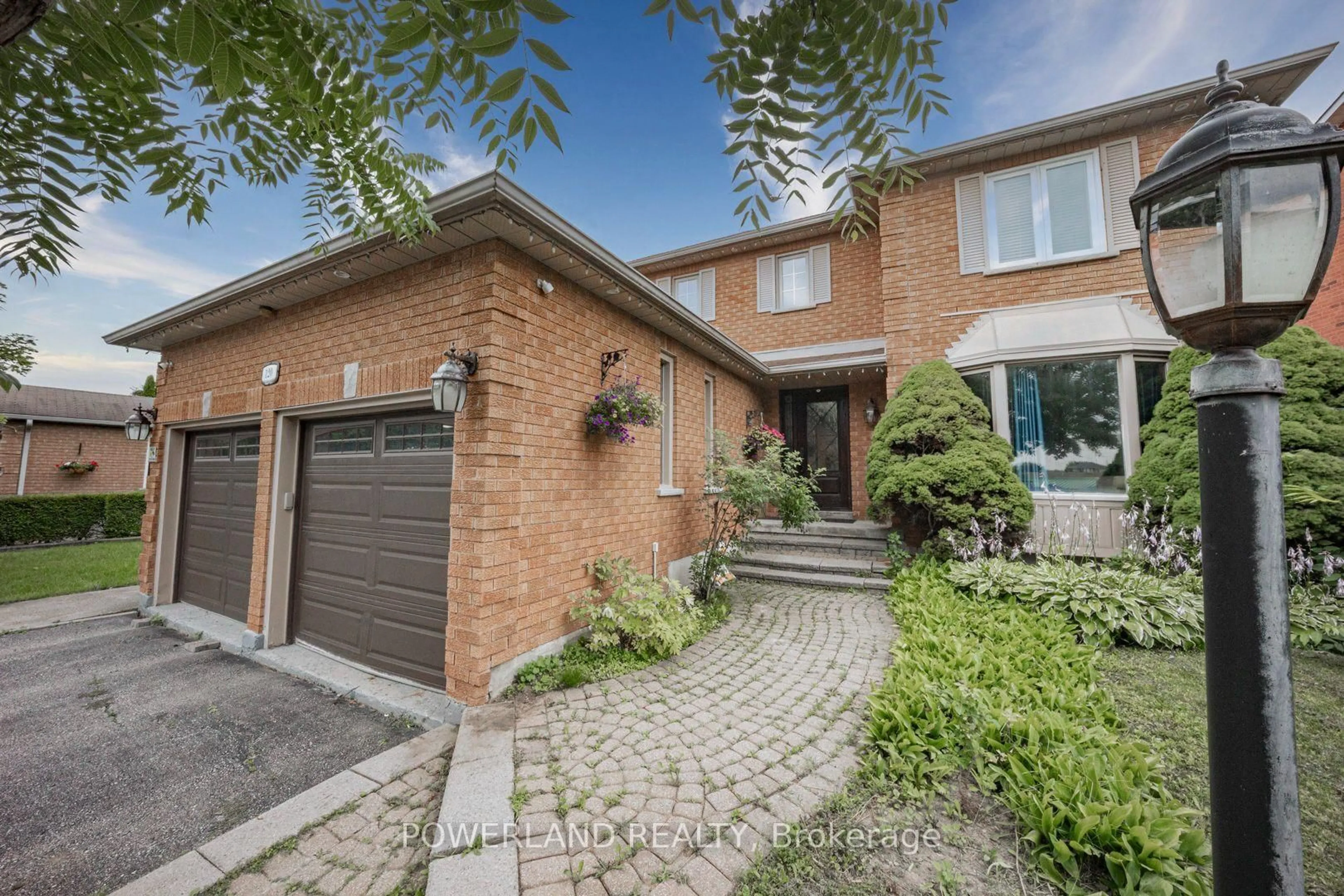 Home with brick exterior material, street for 120 Savage Rd, Newmarket Ontario L3X 1R1