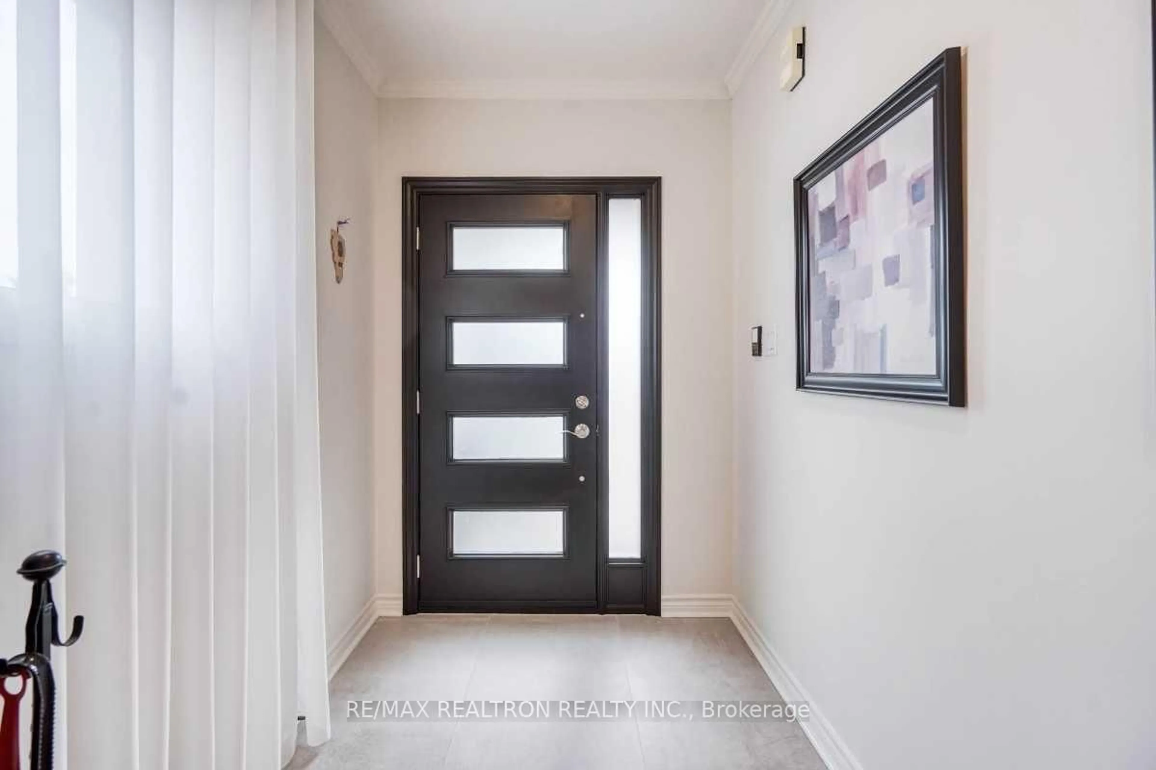 Indoor entryway for 44 Salt Creek Ave, Richmond Hill Ontario L4S 1P7