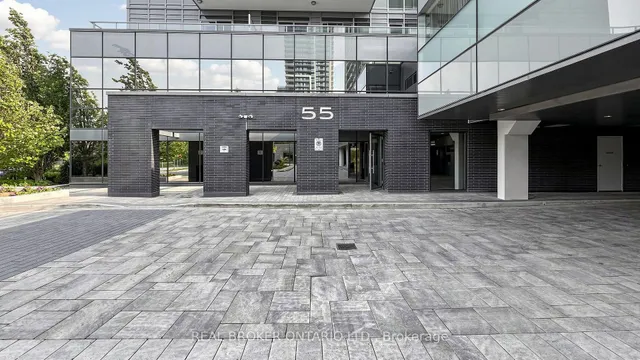 55 Oneida Cres #801, Richmond Hill 4
