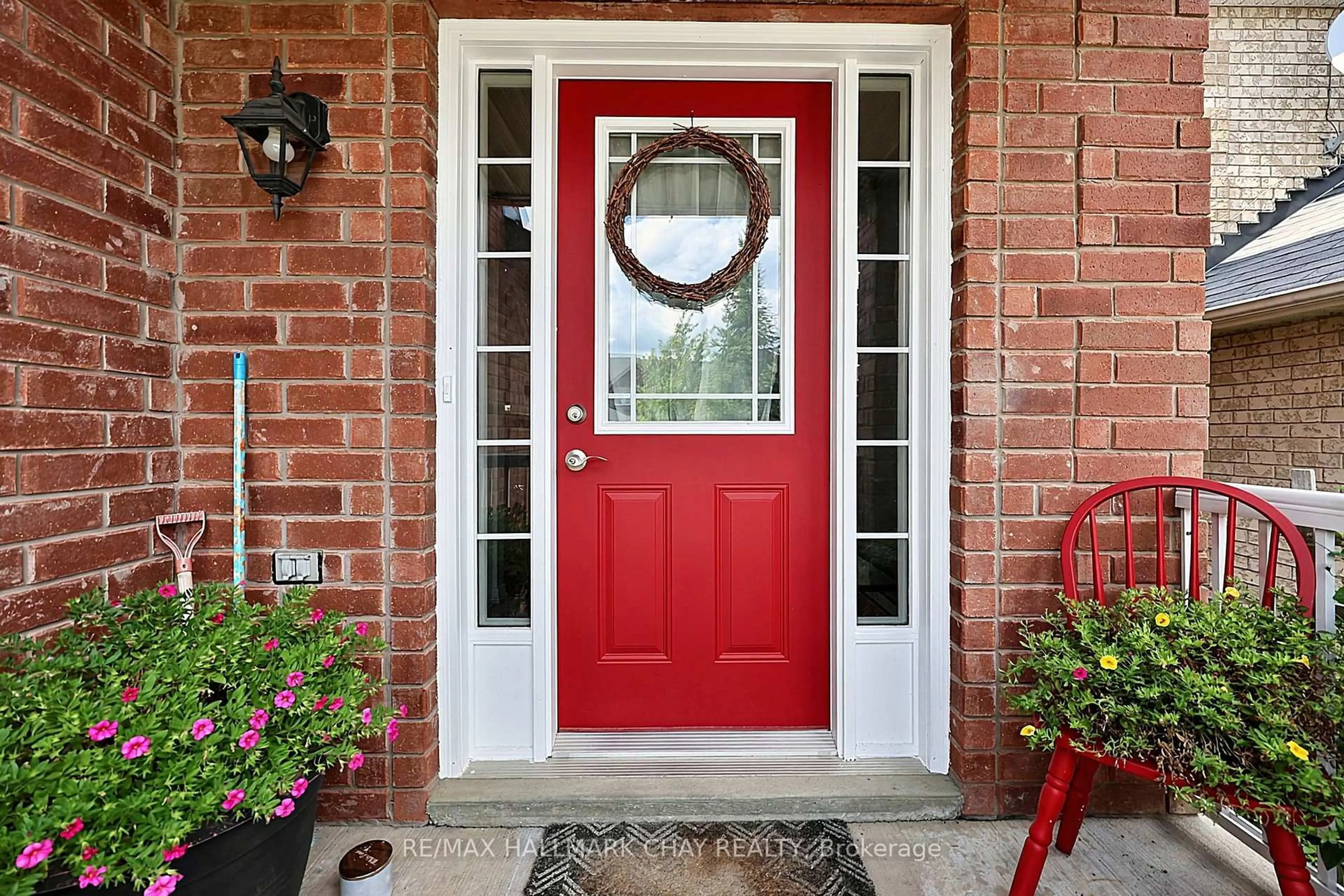 Indoor entryway for 1426 Benson St, Innisfil Ontario L9S 0C8