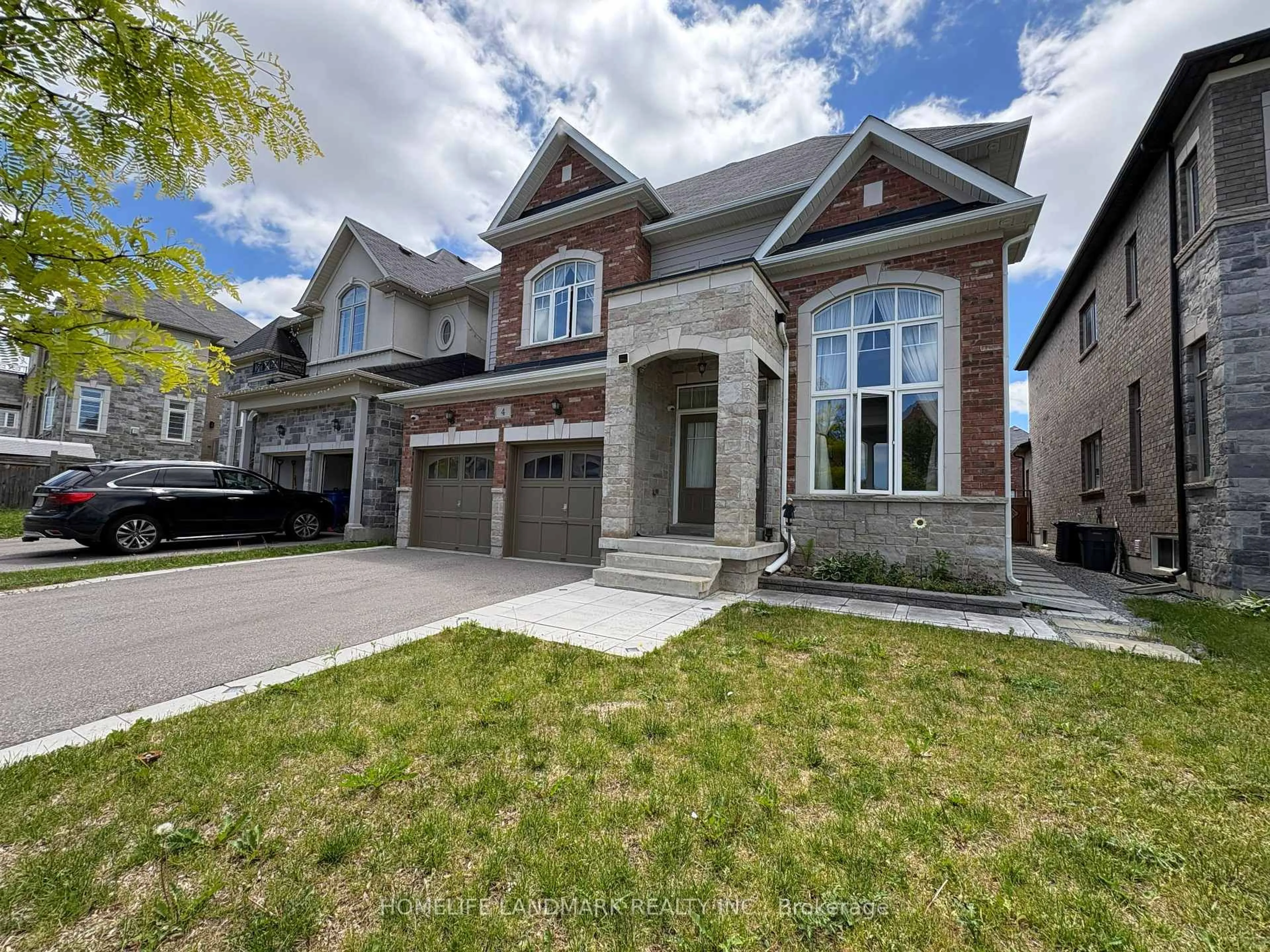 Home with brick exterior material, street for 4 John Weddell Ave, East Gwillimbury Ontario L9N 0P4