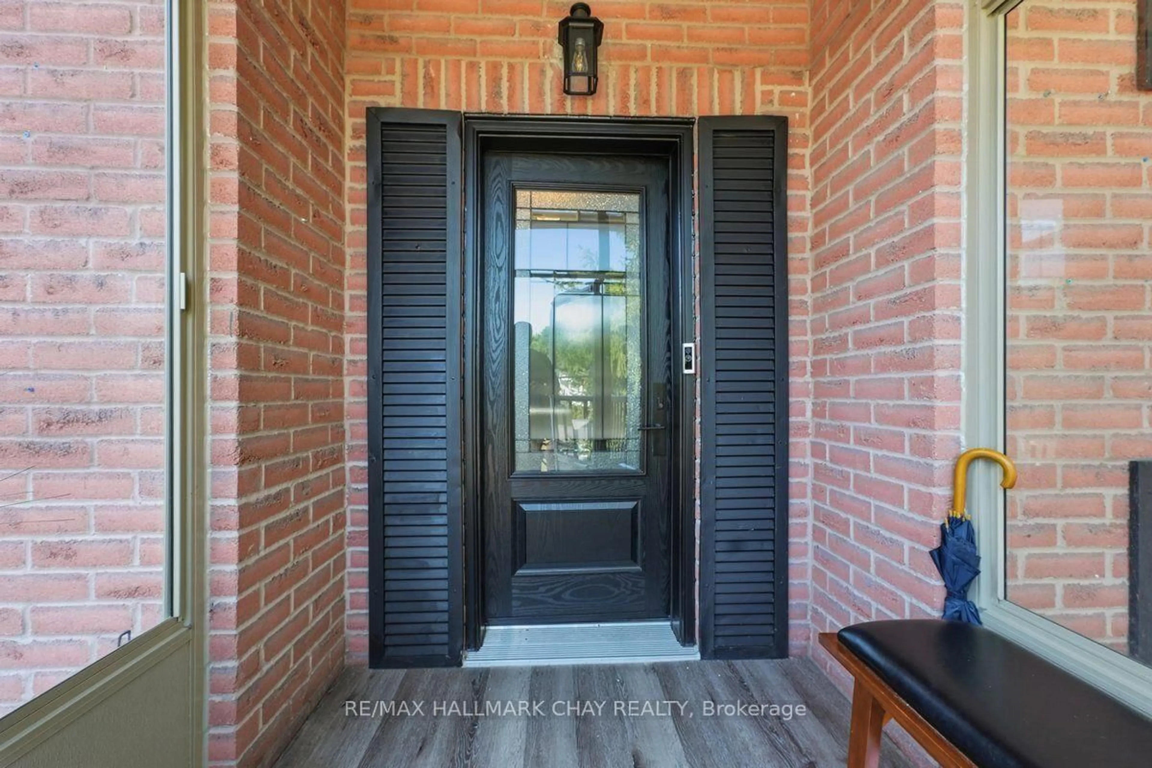 Indoor entryway for 6 John James Dr, Essa Ontario L3W 0J4