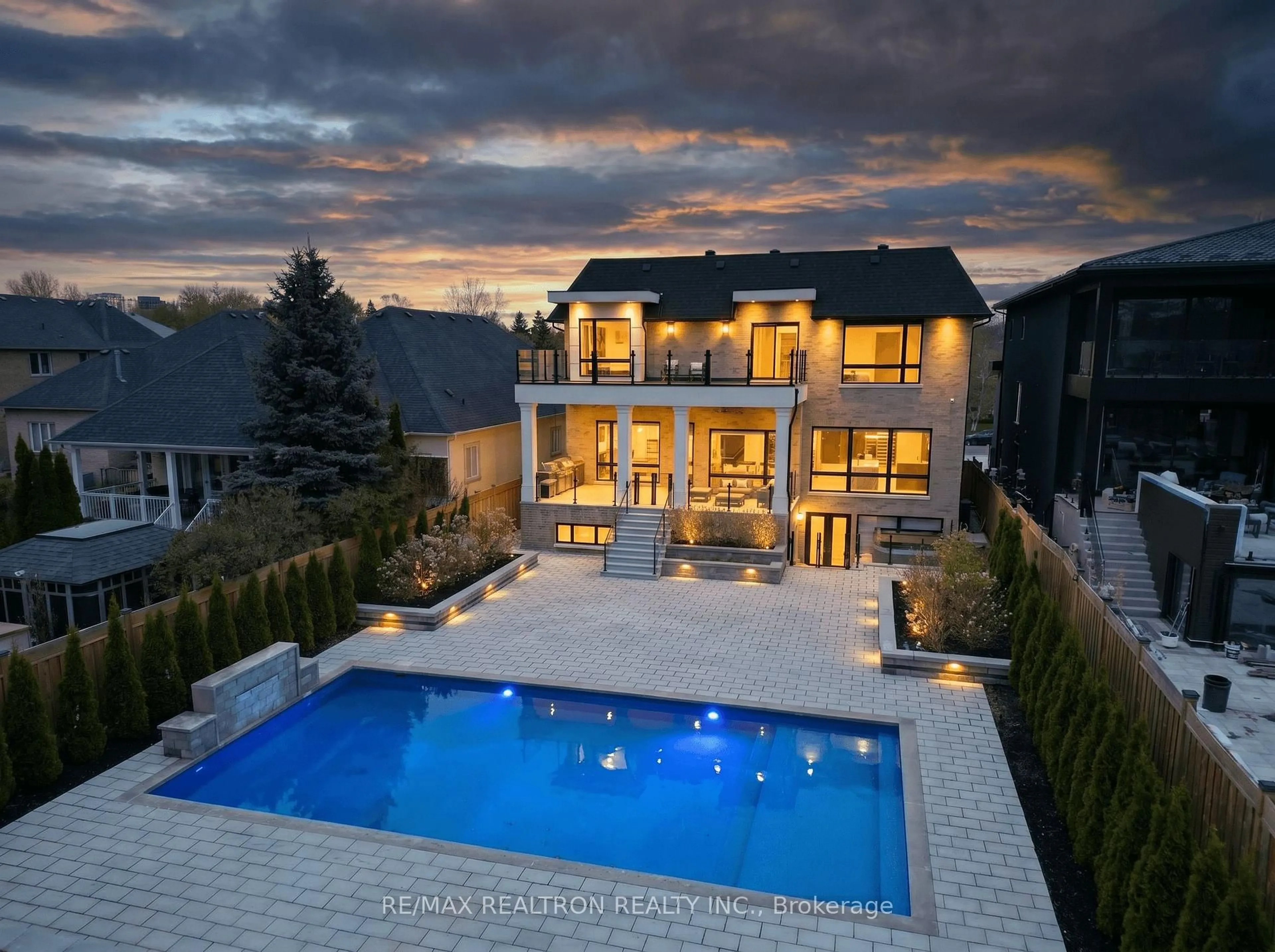 Unknown for 116 OAK Ave, Richmond Hill Ontario L4C 6R7