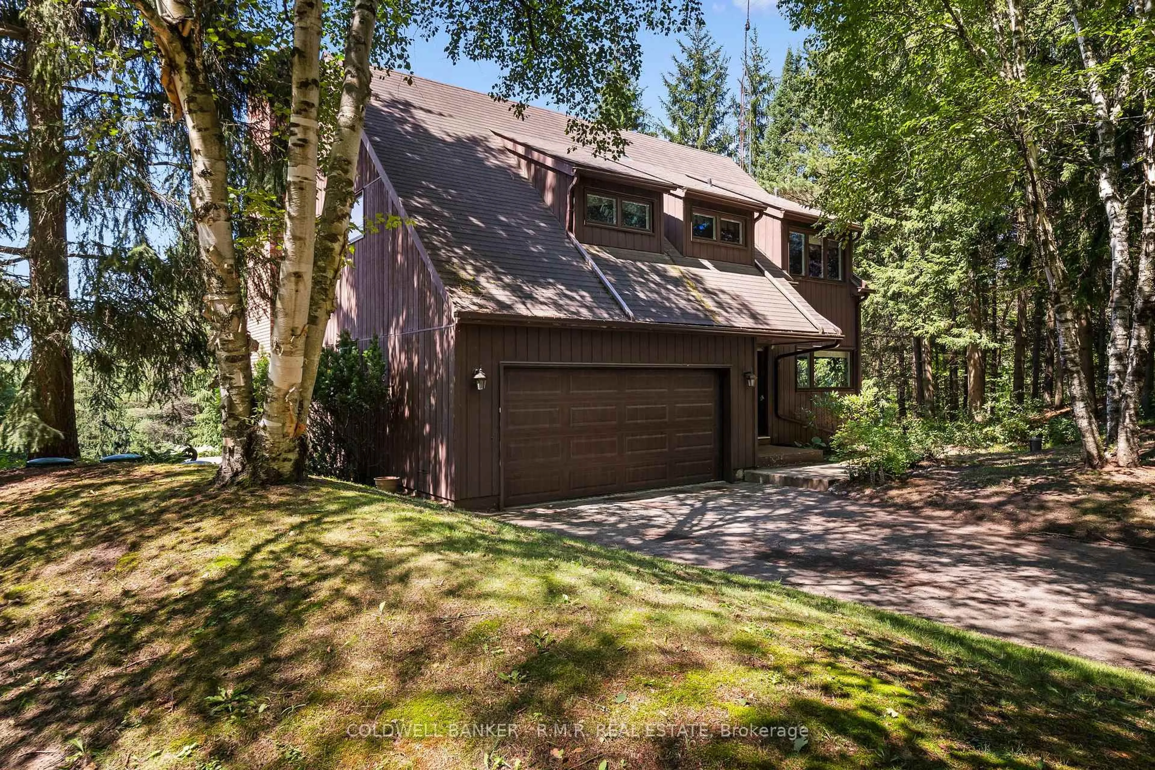 A pic from outside/outdoor area/front of a property/back of a property/a pic from drone, unknown for 6120 Concession 3 Concession, Uxbridge Ontario L0C 1A0