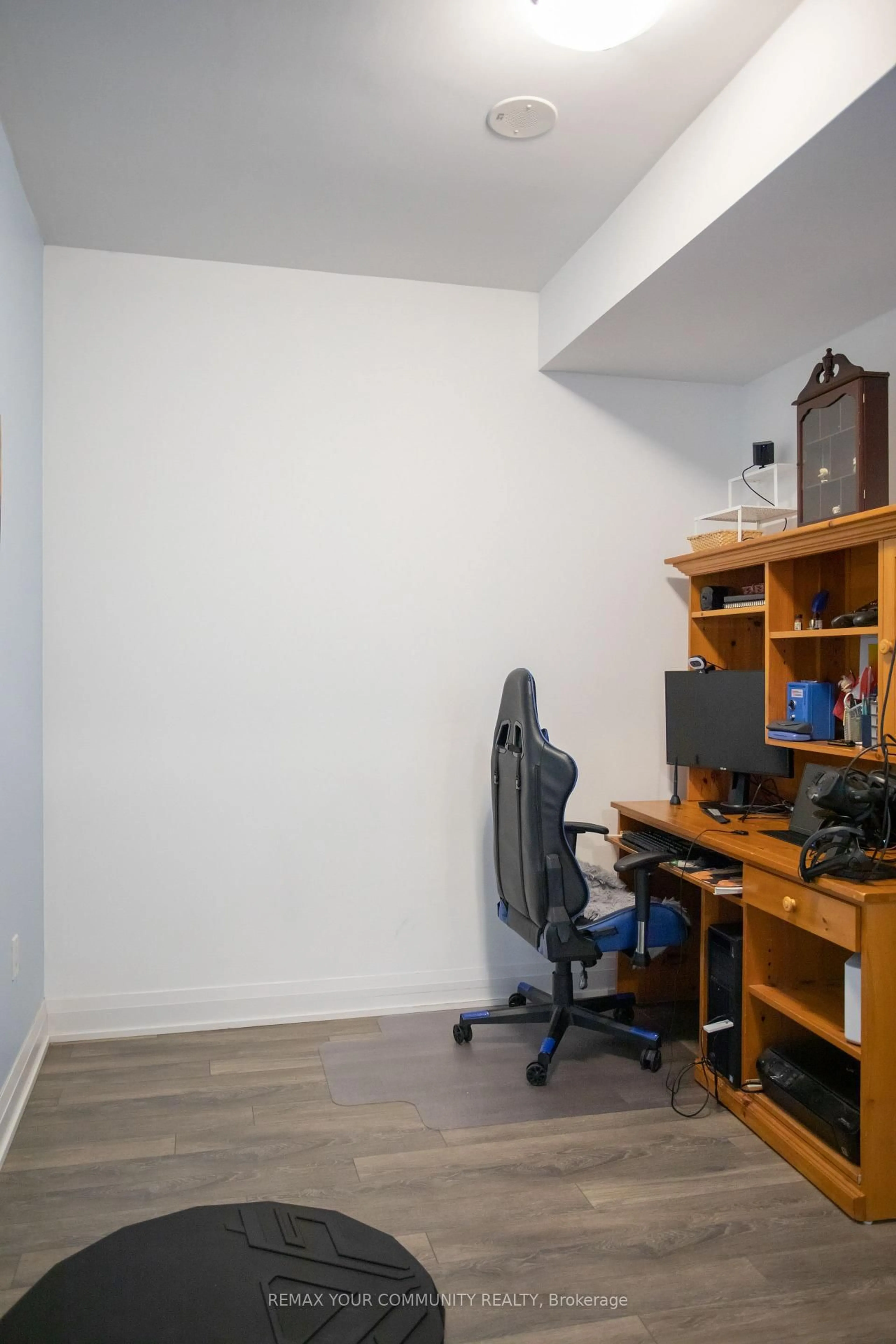 A pic of a room for 4800 Highway 7 #802, Vaughan Ontario L4L 1H8