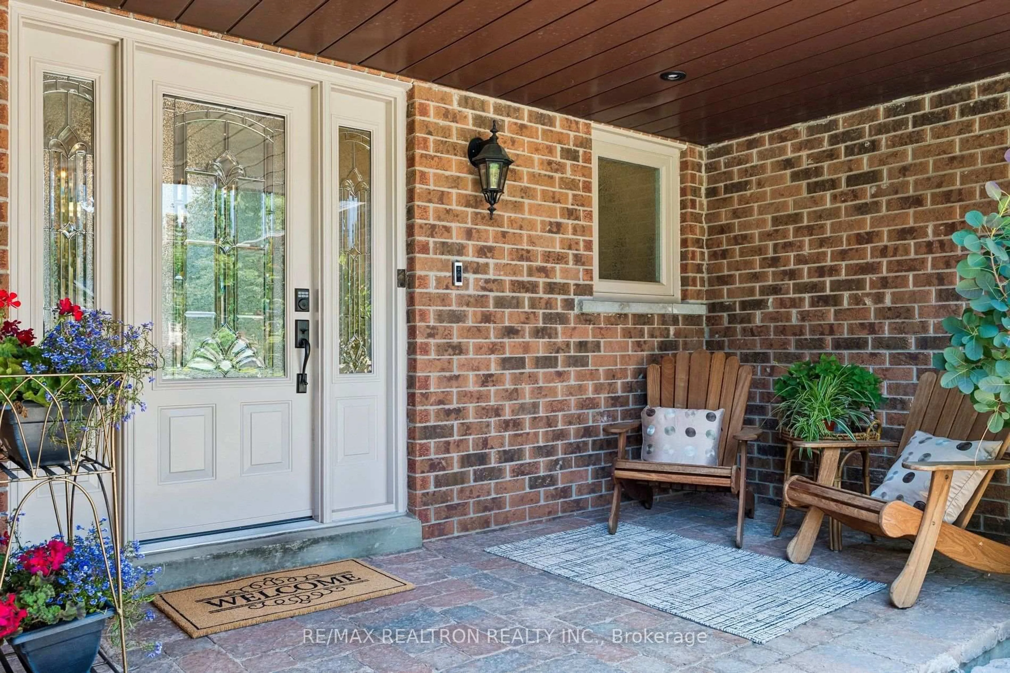 Indoor entryway for 86 Reeve Dr, Markham Ontario L3P 6C4
