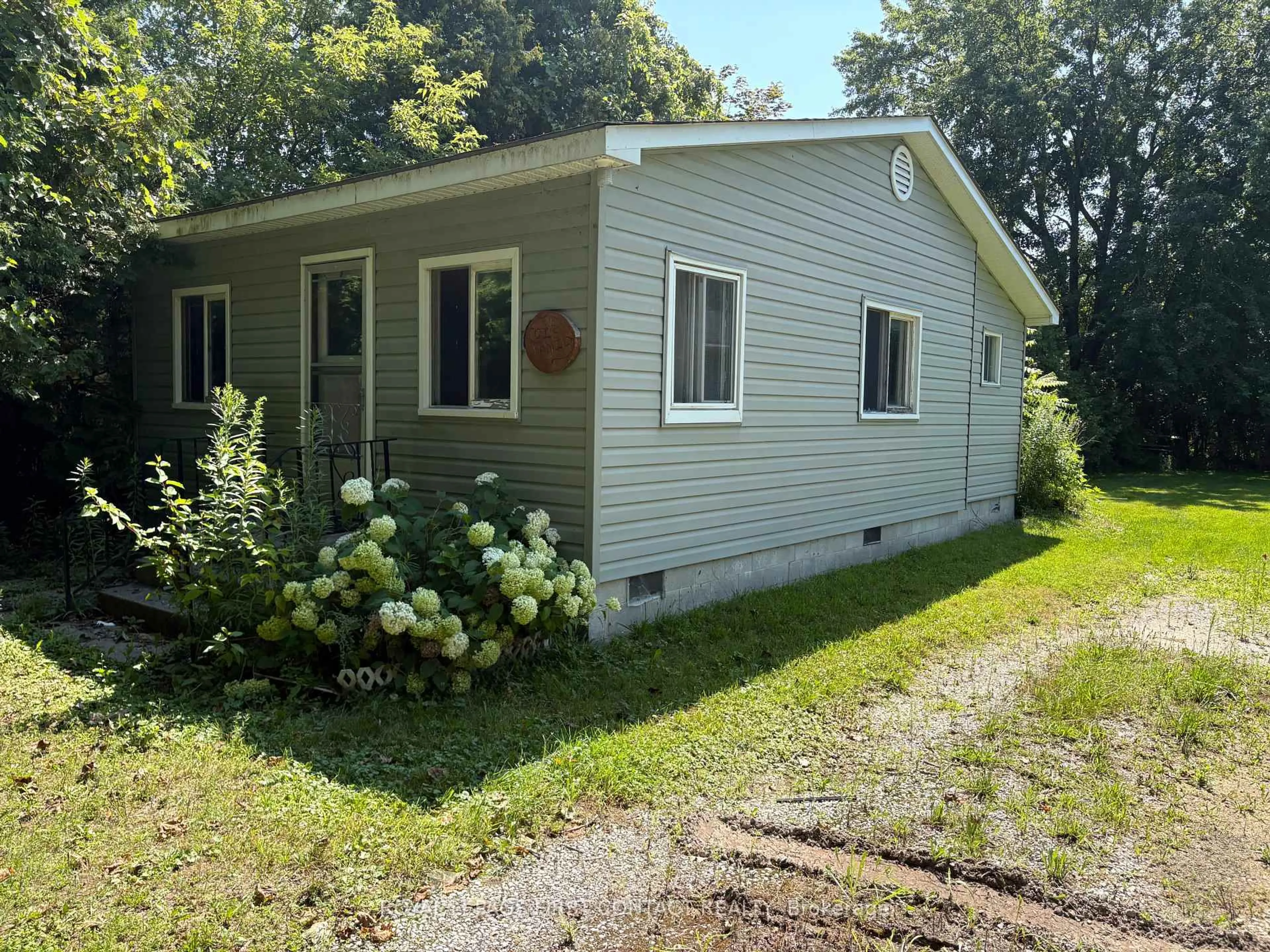 Shed for 691 6th Line, Innisfil Ontario L9S 4P9