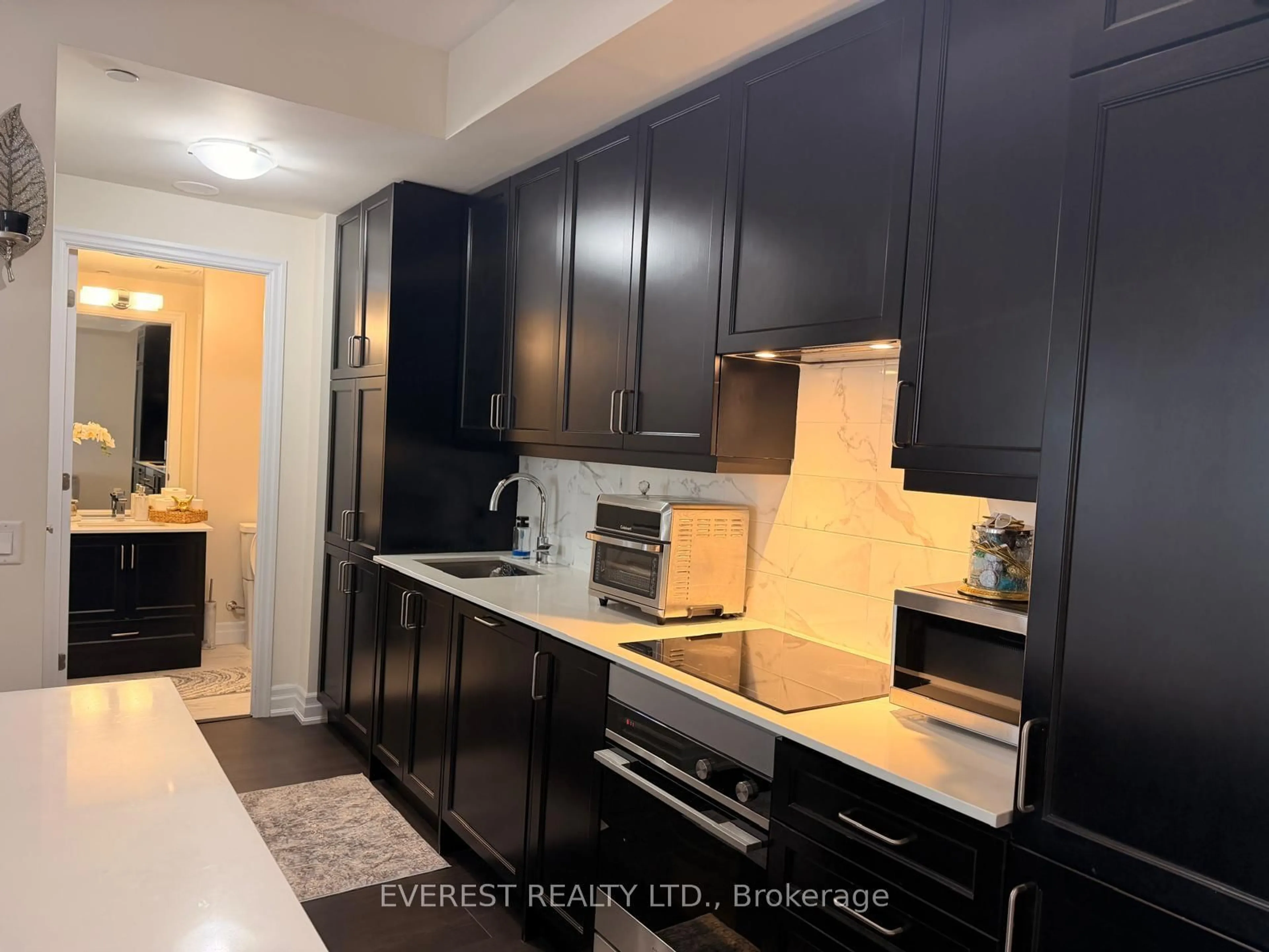 Unknown for 9075 Jane St #1706, Vaughan Ontario L4K 0L7