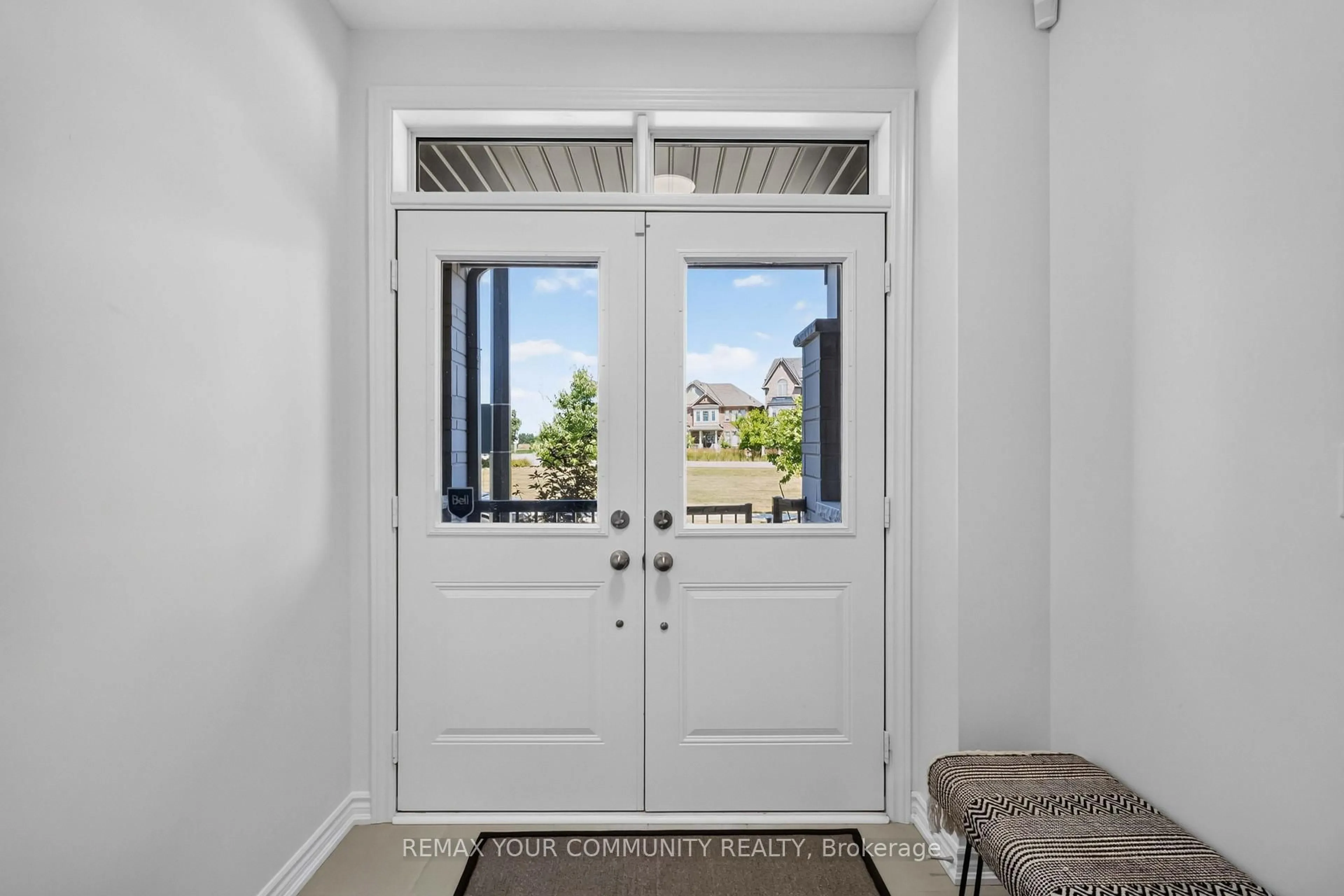 Indoor entryway for 92 Holyrood Cres, Vaughan Ontario L4H 5G2