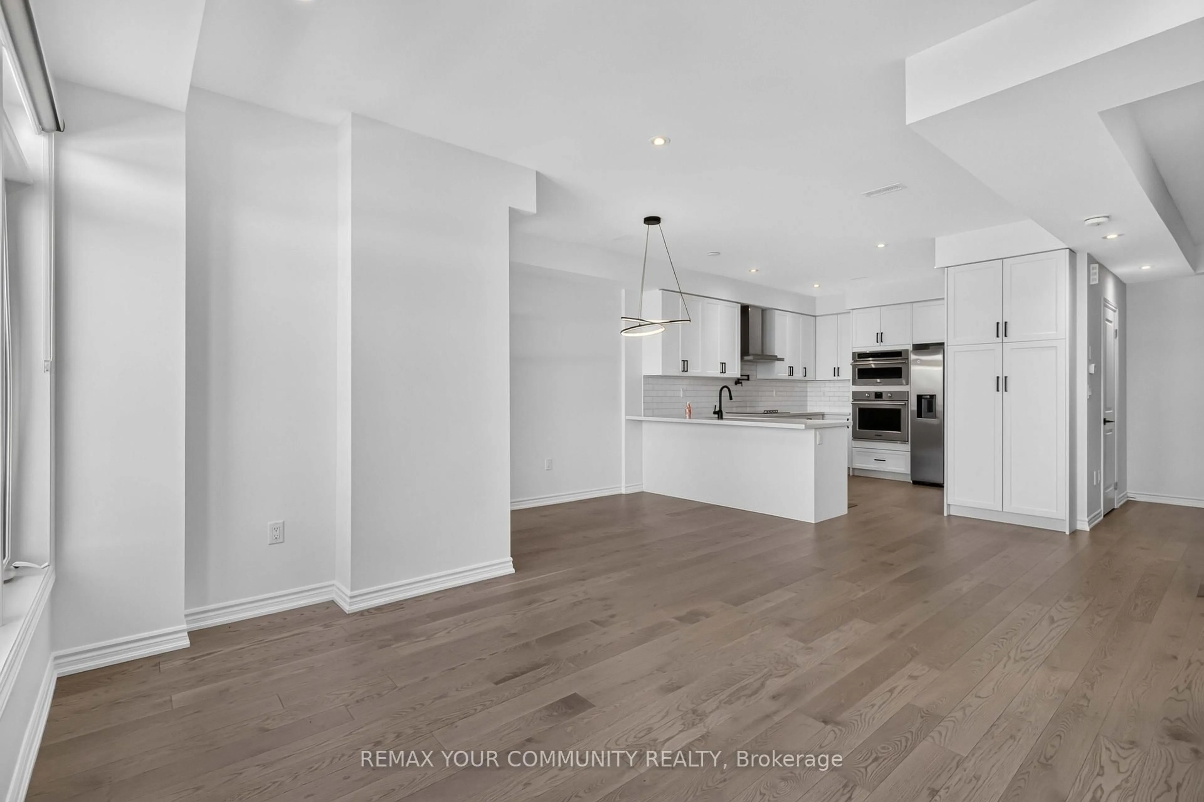Open concept kitchen, unknown for 92 Holyrood Cres, Vaughan Ontario L4H 5G2