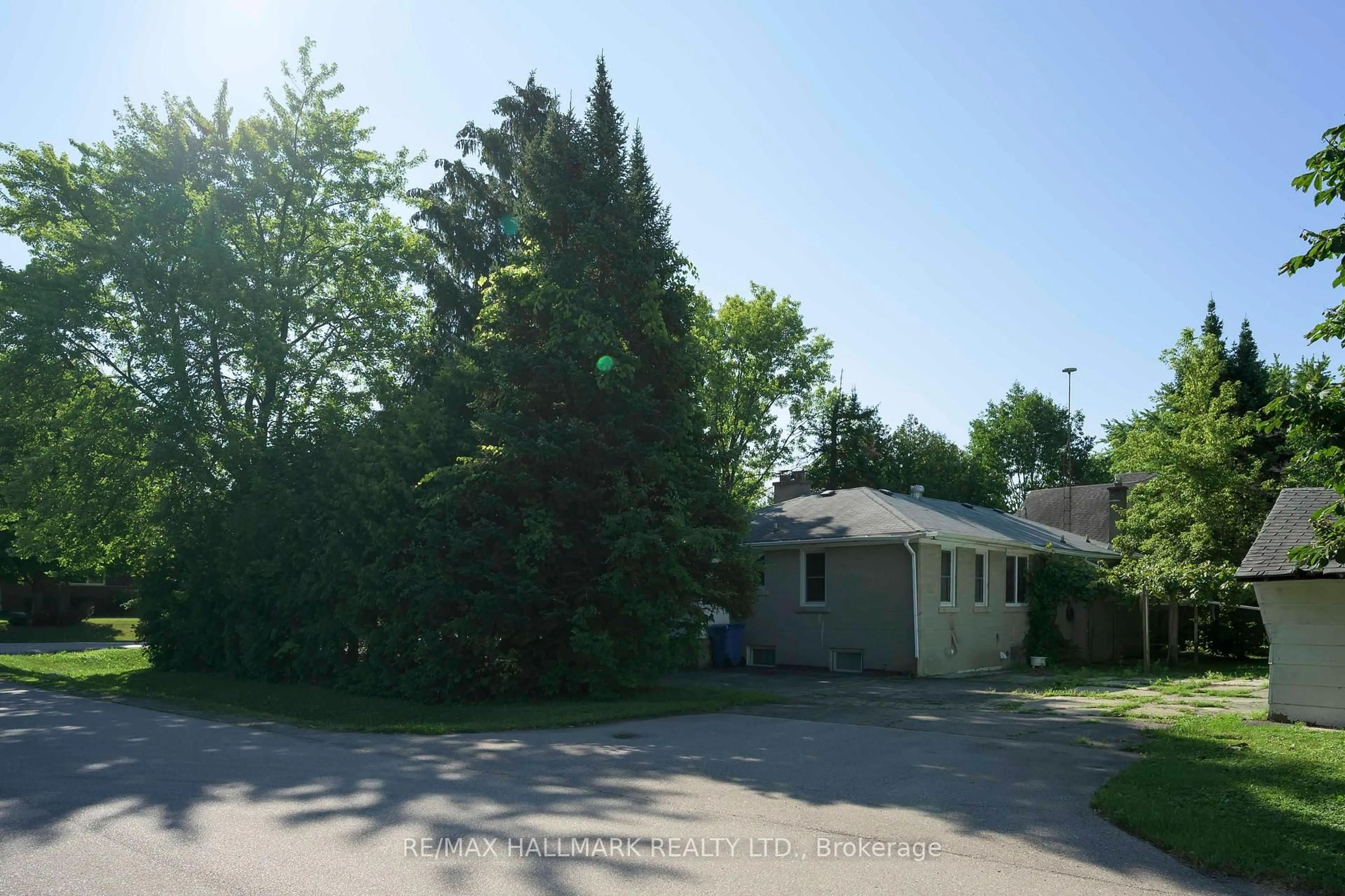 Unknown for 4 Crestview Rd, King Ontario L0G 1N0