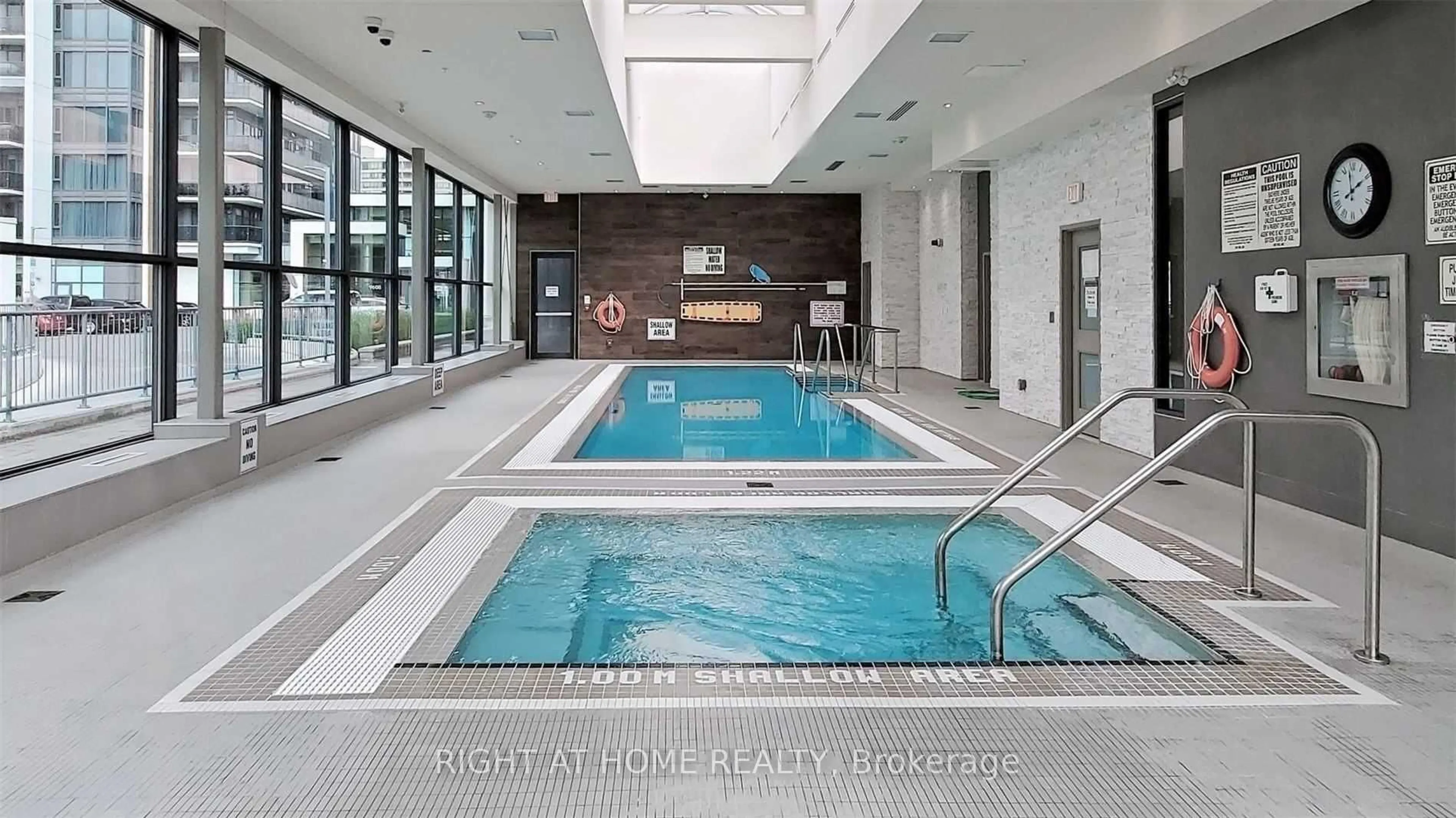 Pool for 9618 Yonge St #1010, Richmond Hill Ontario L4C 0X5