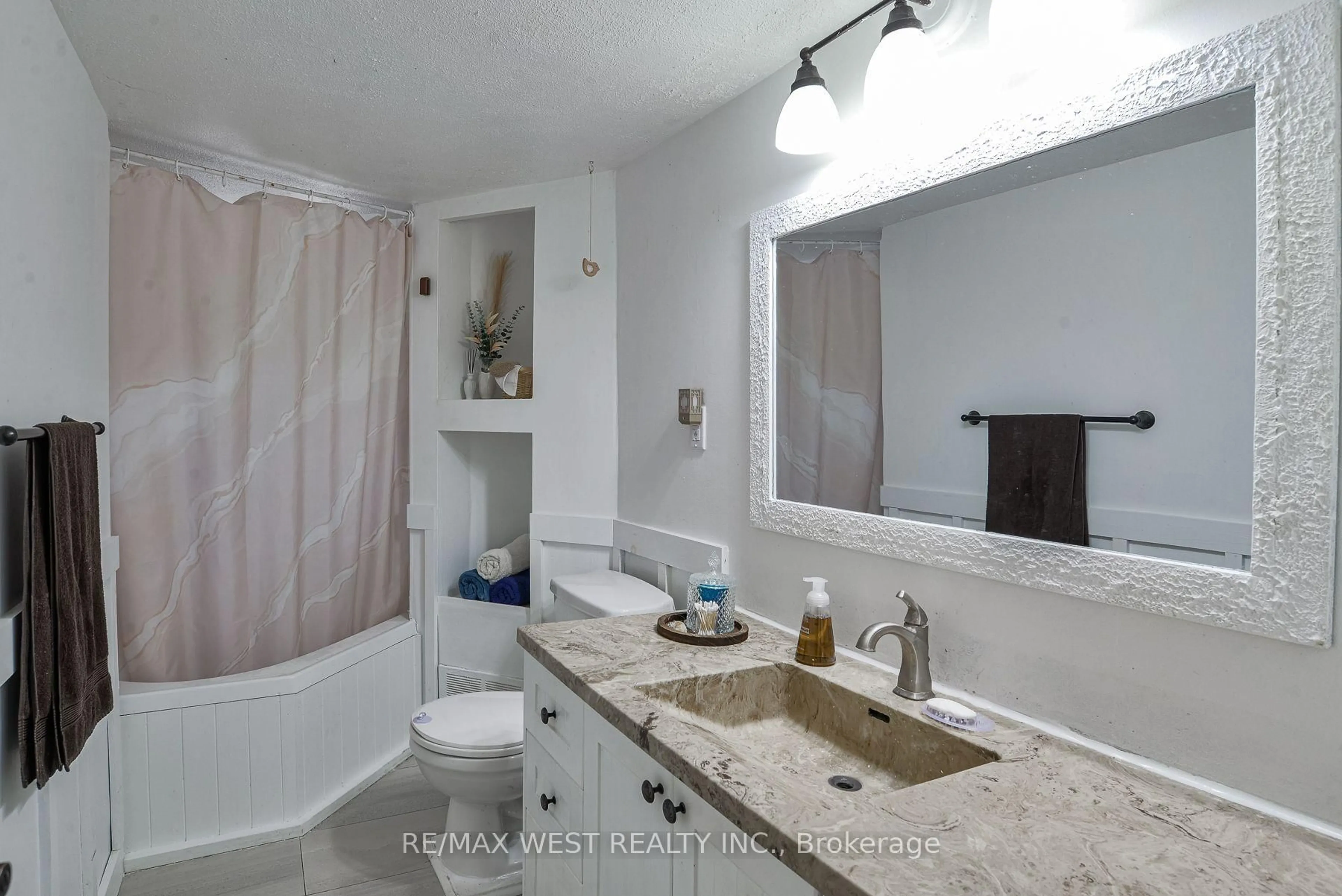 Standard bathroom, ceramic/tile floor for 89 Cedar Beach Rd, Brock Ontario L0K 1A0