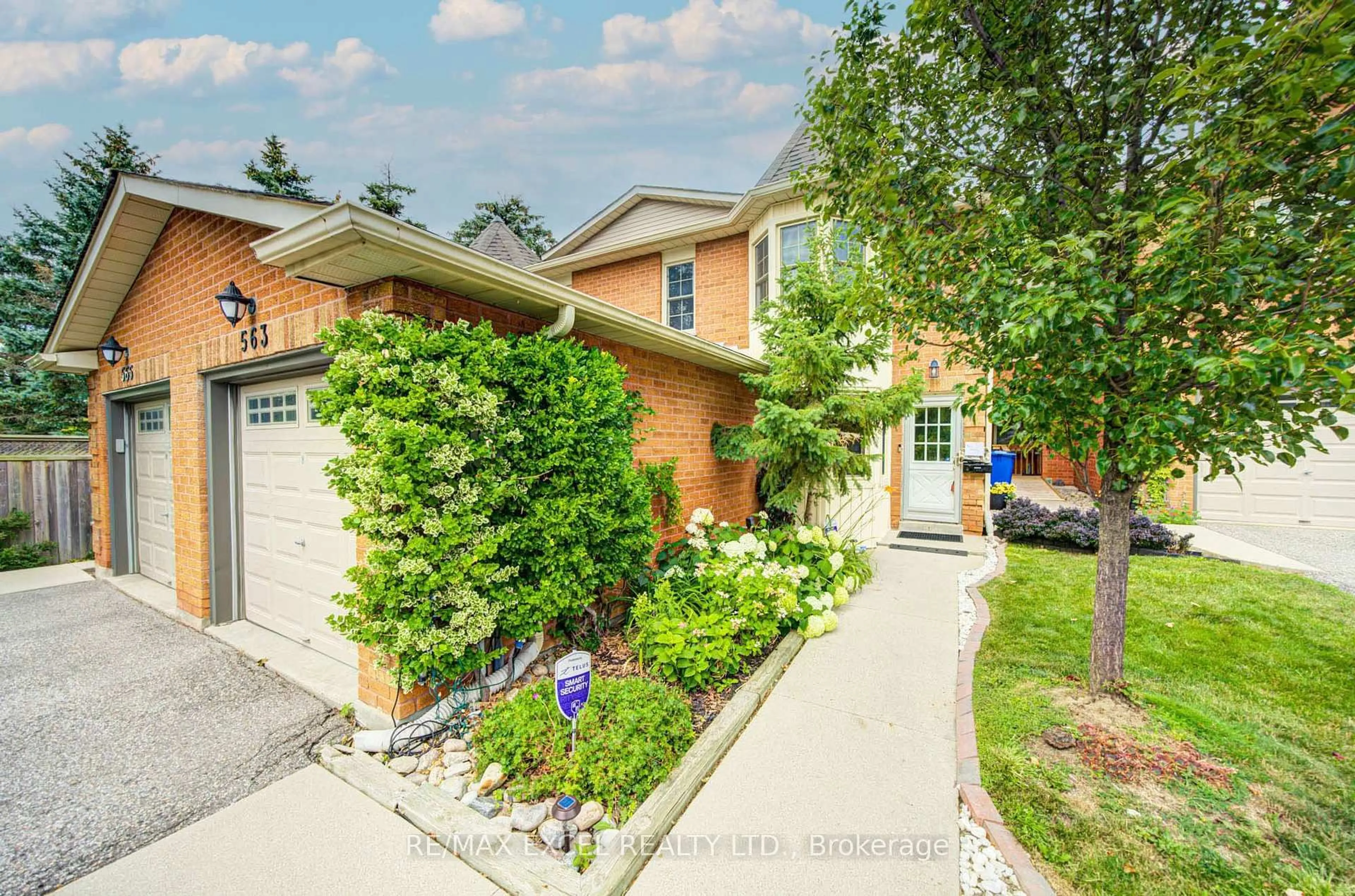 Home with brick exterior material, street for 563 Tara Hill Circ, Aurora Ontario L4G 6G9