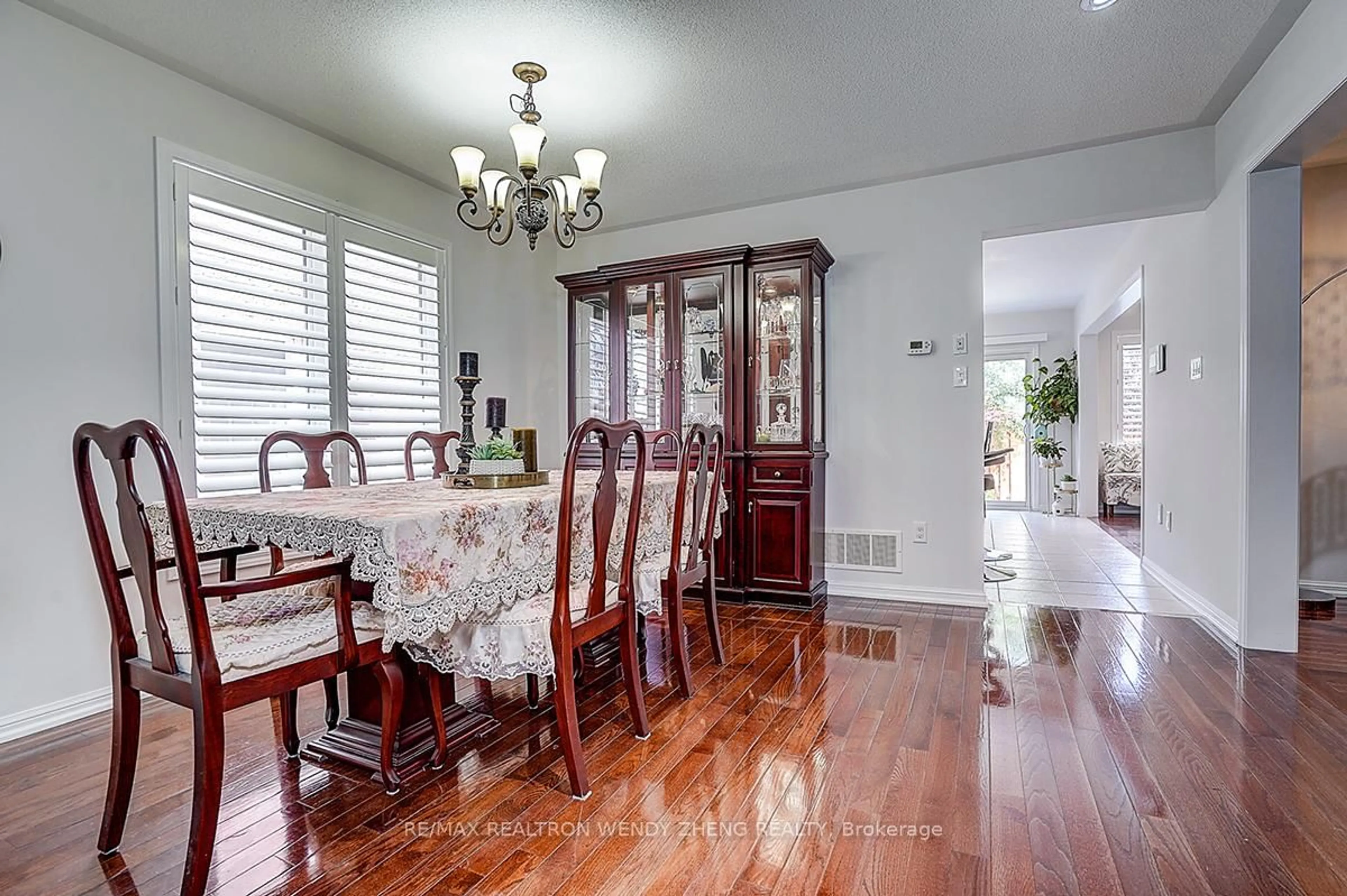 Dining room, wood/laminate floor for 10 Collie Cres, Whitchurch-Stouffville Ontario L4A 0V8