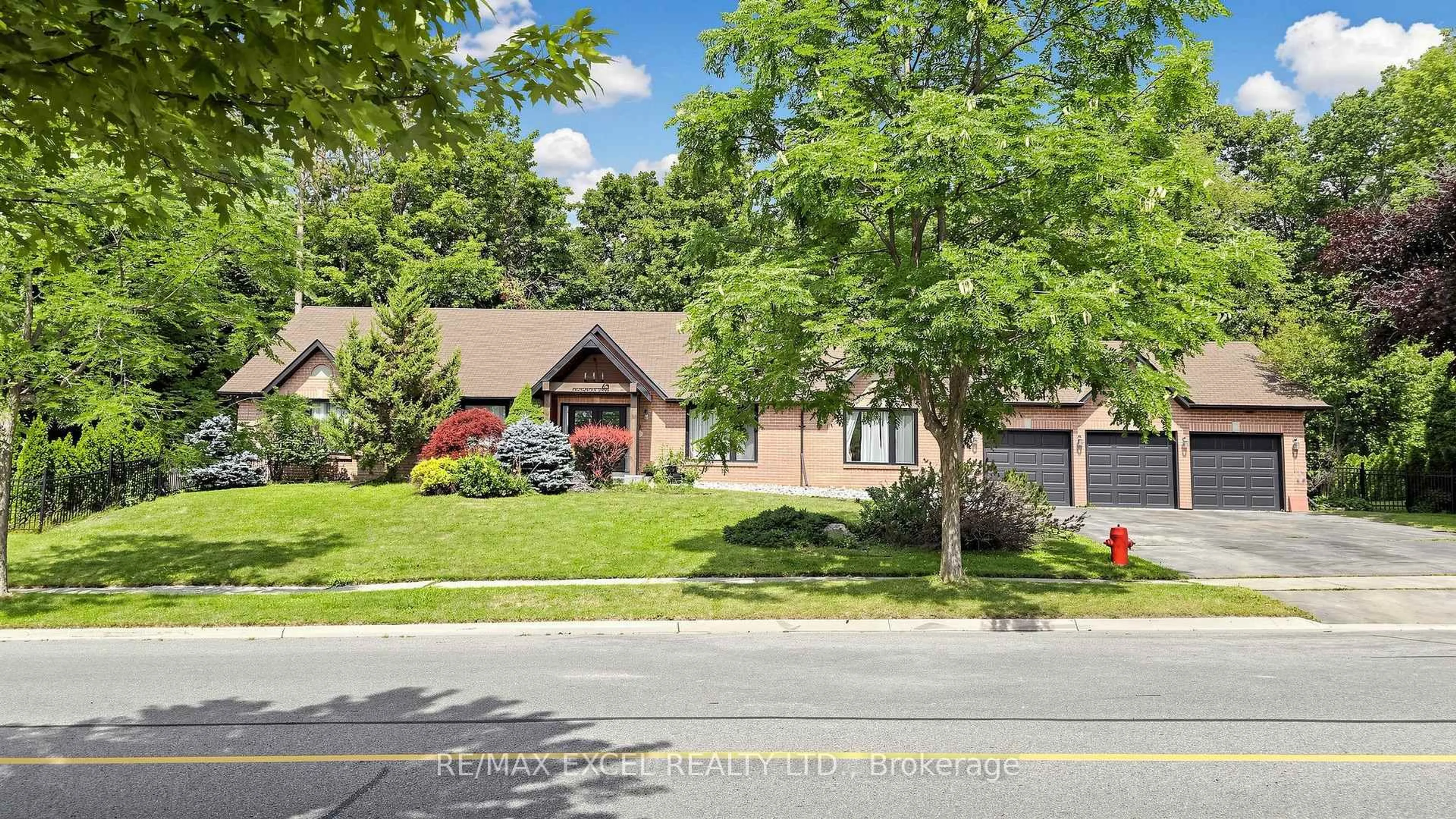Home with brick exterior material, street for 45 Pineneedle Dr, Aurora Ontario L4G 4Y6