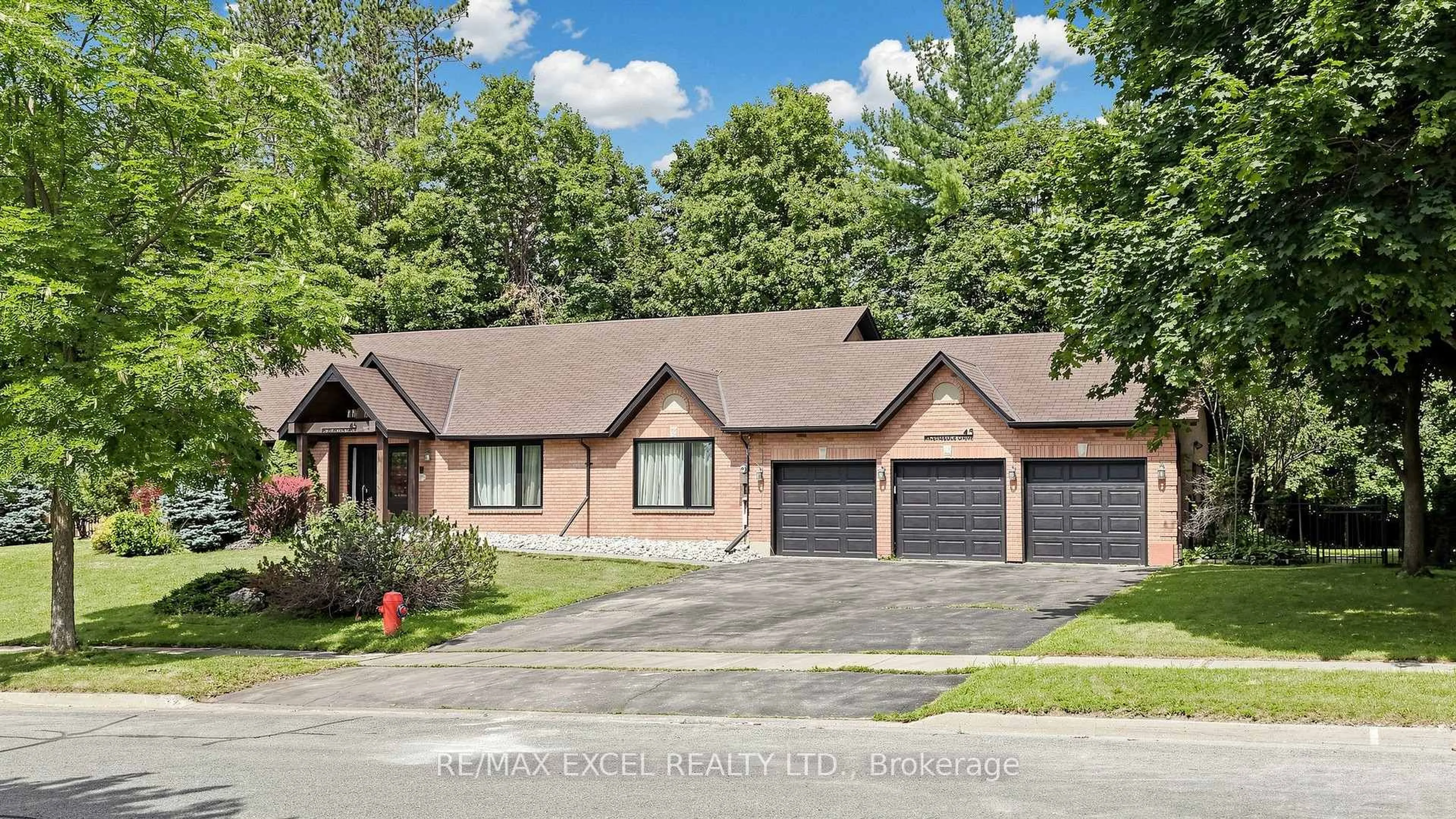 Home with brick exterior material, street for 45 Pineneedle Dr, Aurora Ontario L4G 4Y6